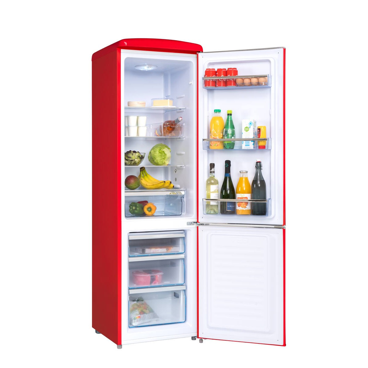 Refrigerador rojo con puertas abiertas, lleno de comida y bebidas. Fondo blanco.