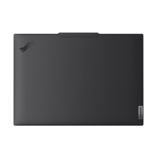 Portátil cerrado Lenovo ThinkPad negro con logos arriba a la izquierda y abajo a la derecha.