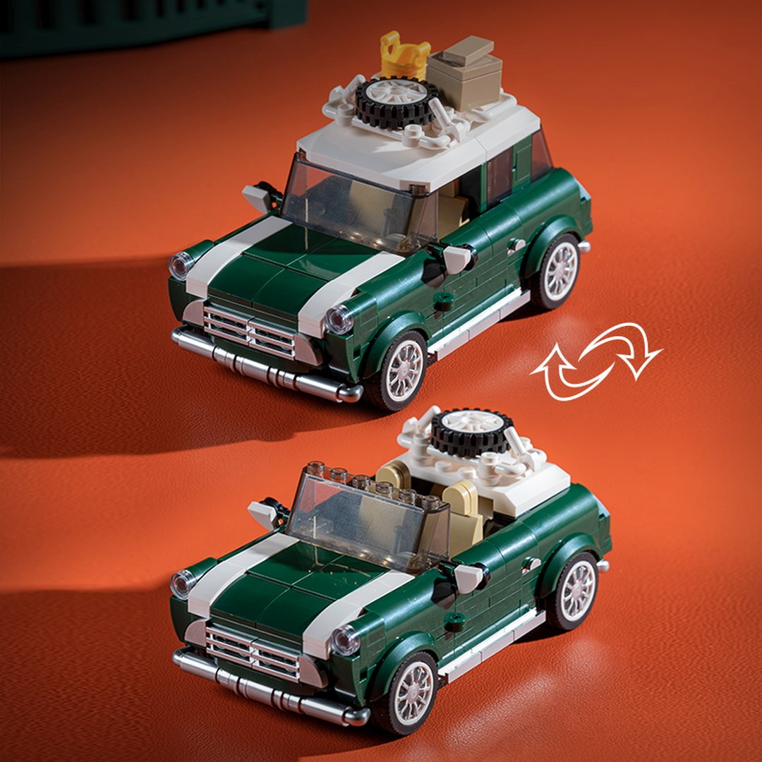 Dwa zielone Mini Coopera Lego, jeden z dachem, jeden kabriolet. Pomarańczowe tło.