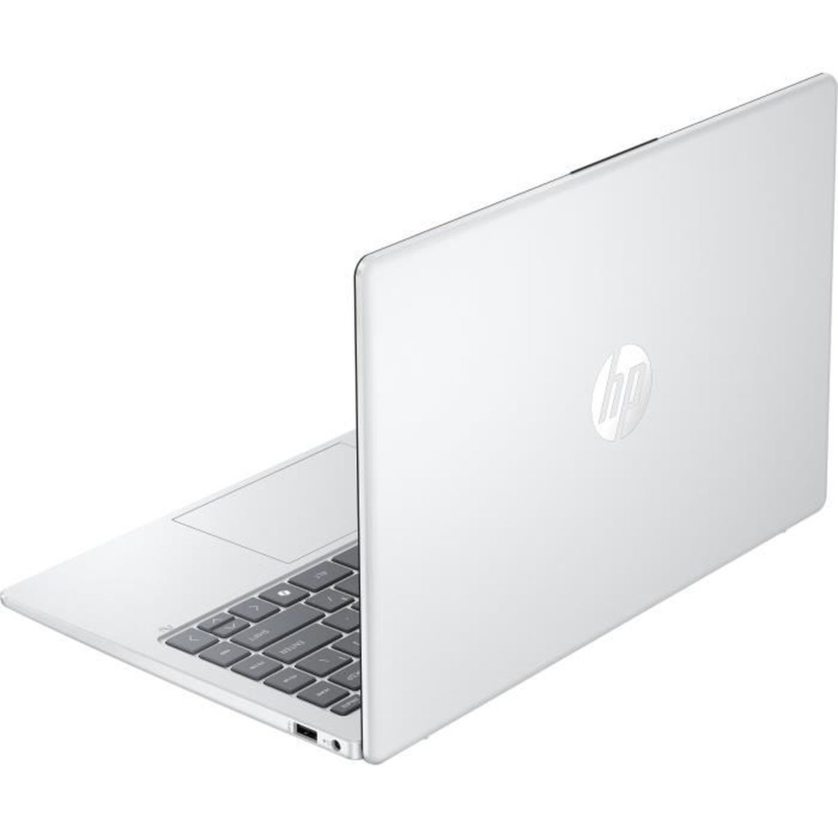 Un ordinateur portable HP argenté est présenté sur fond blanc.