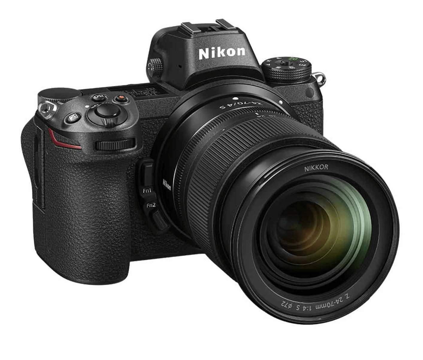 Una cámara Nikon negra con lente Nikkor, aislada sobre fondo blanco.