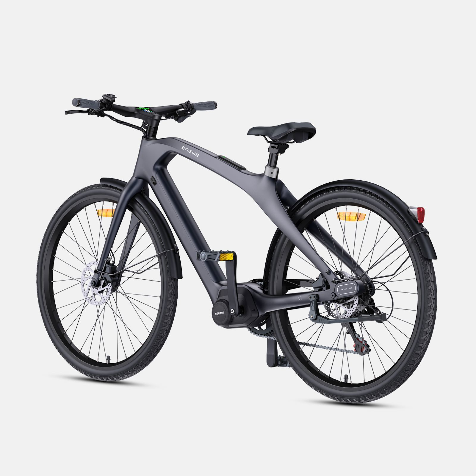 Una bicicleta eléctrica gris oscuro con radios plateados, neumáticos y guardabarros negros.