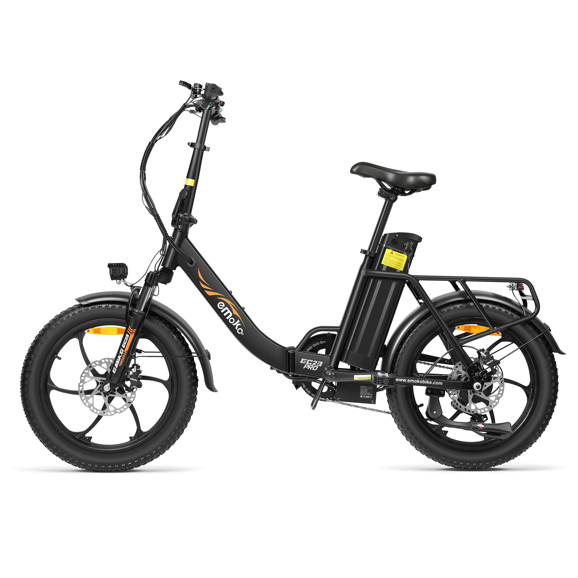 Una bicicleta eléctrica plegable negra con neumáticos anchos, frenos de disco y portaequipajes.
