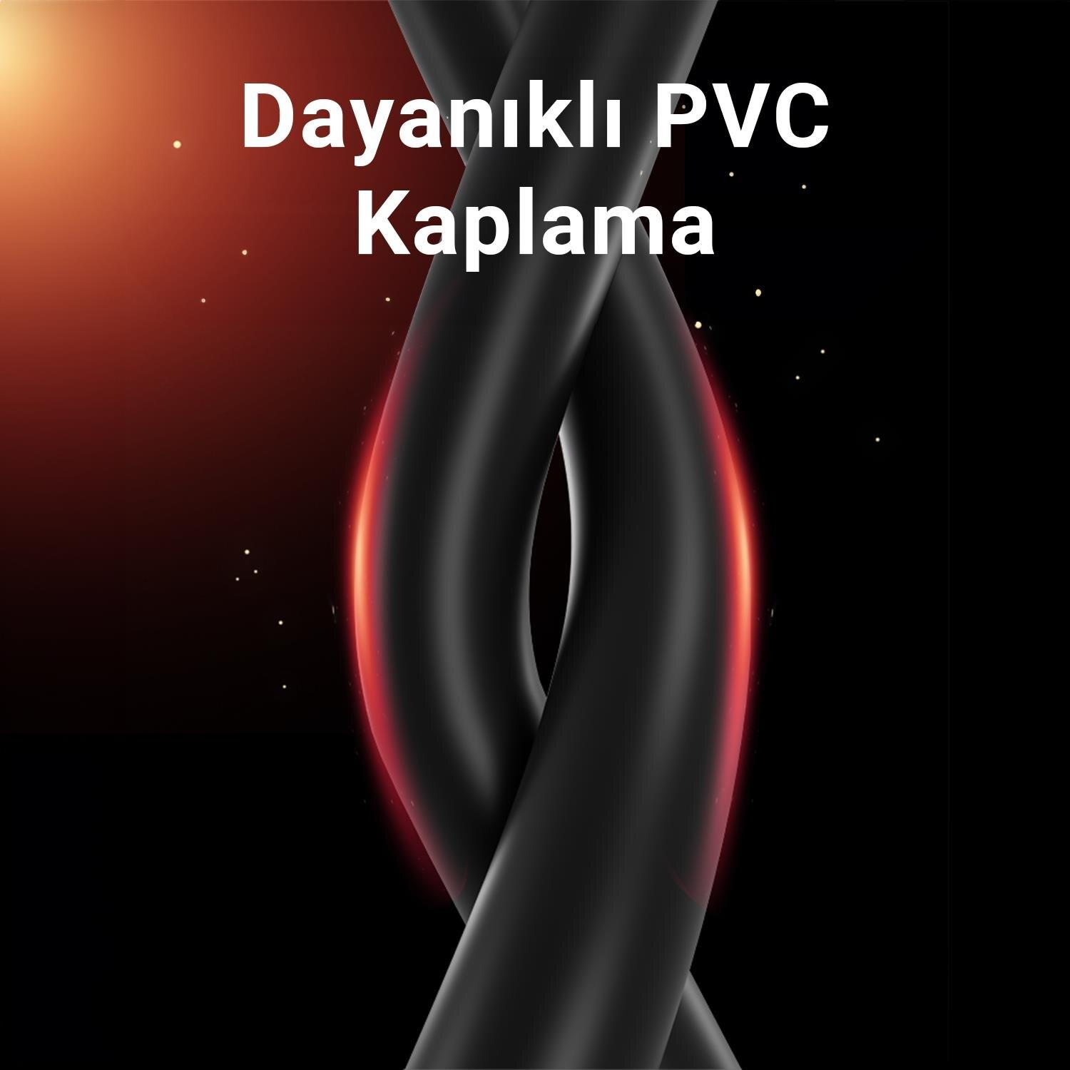 Koyu arka plan üzerinde kırmızı parıltılı üç siyah kablo.