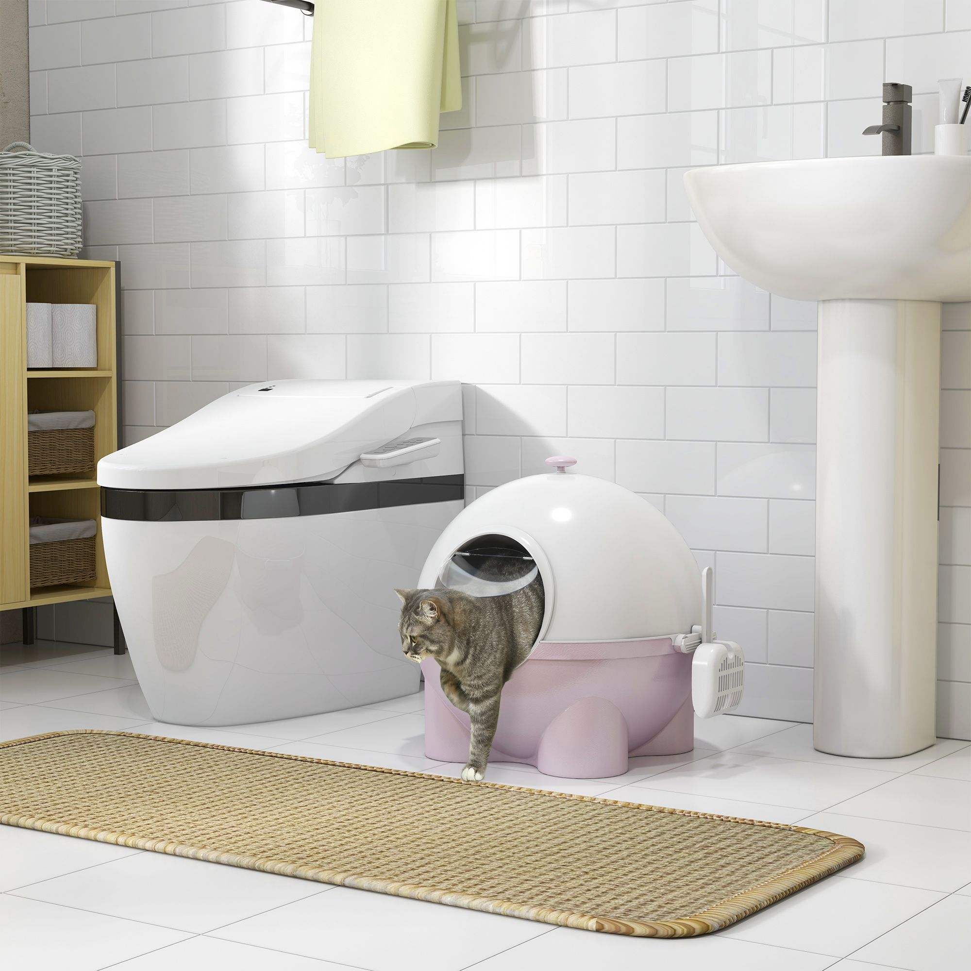 Un gatto esce da una lettiera rosa in un bagno con piastrelle bianche.