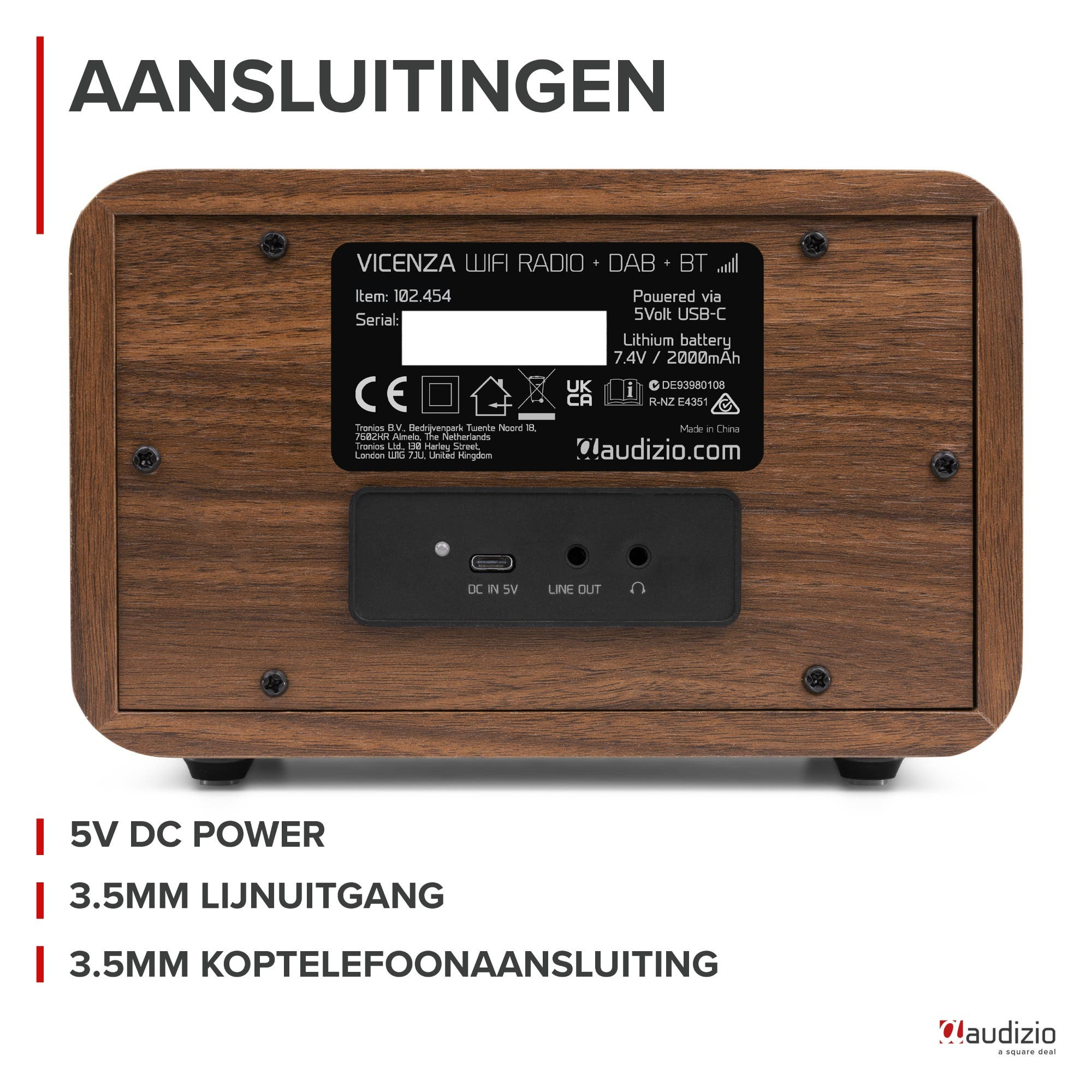 Achterkant houten radio met aansluitingen: DC IN 5V, LINE OUT, Koptelefoon.