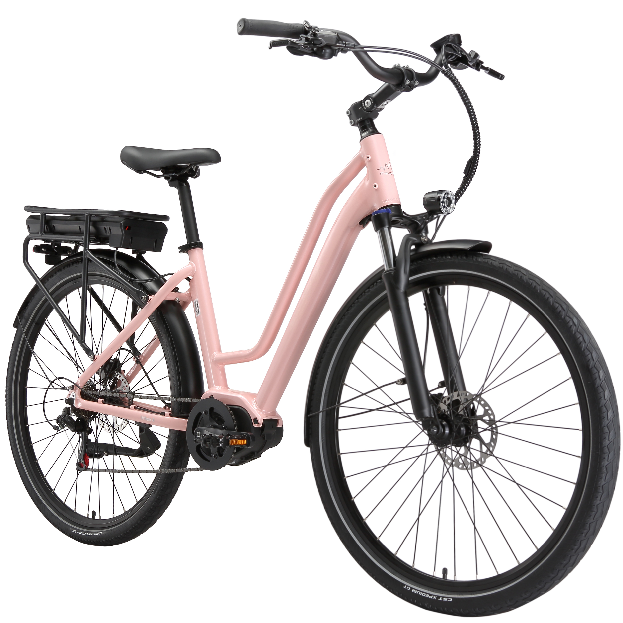 Ein rosafarbenes Elektrofahrrad mit Gepäckträger und Akku, auf weißem Hintergrund.