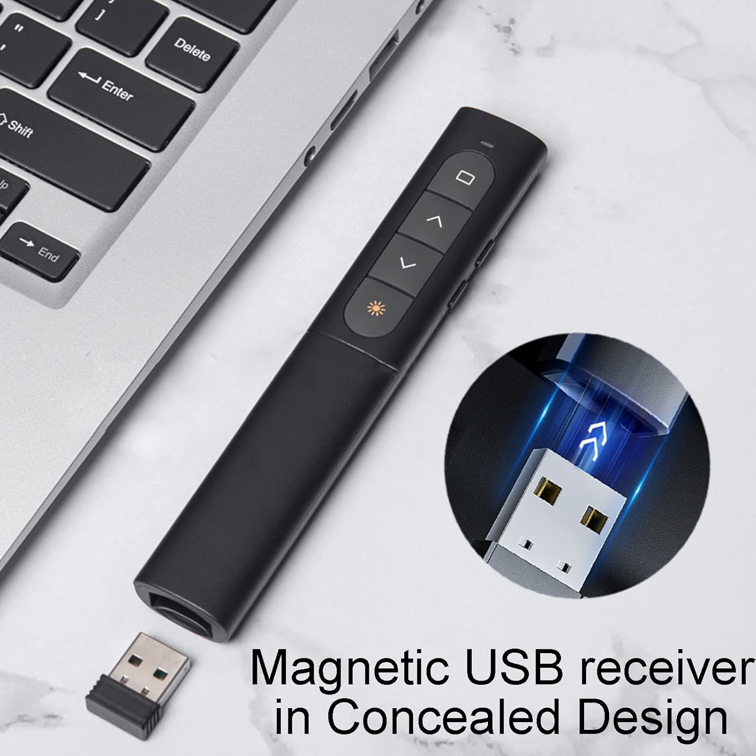 Ein schwarzer Presenter mit USB-Empfänger neben einer Tastatur. Ein Kreis zeigt den USB-Stecker.