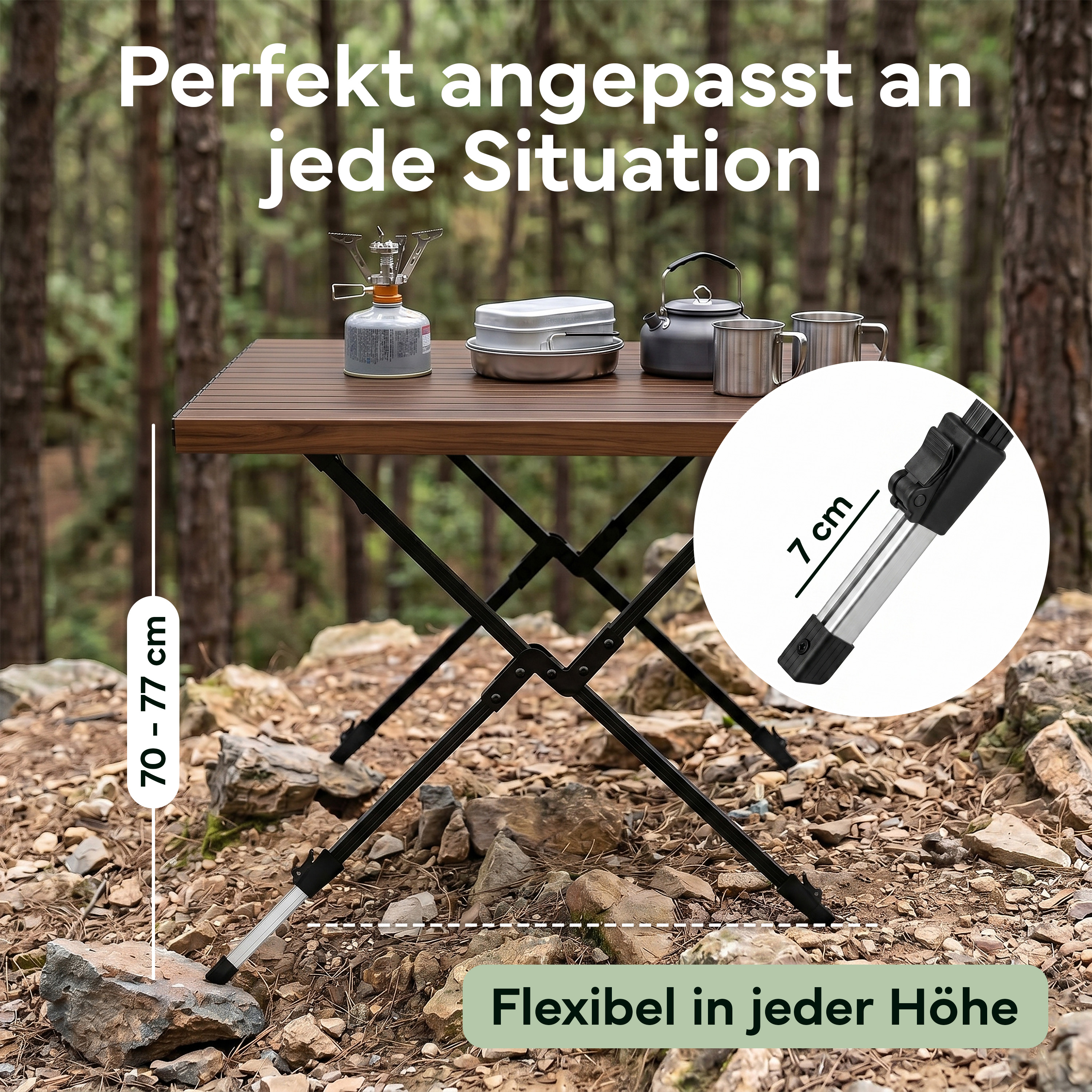 Ein Campingtisch mit Kochutensilien im Wald, 70-77cm höhenverstellbar.