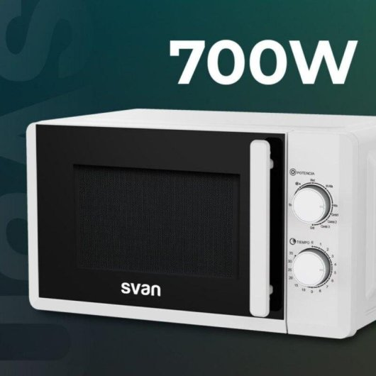 Un microonde bianco Sven da 700W con due manopole di controllo.