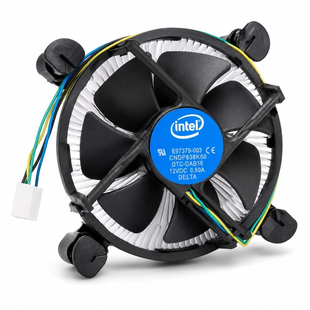 Siyah fanlı, mavi etiketli ve dört kablolu bir Intel CPU soğutucu.