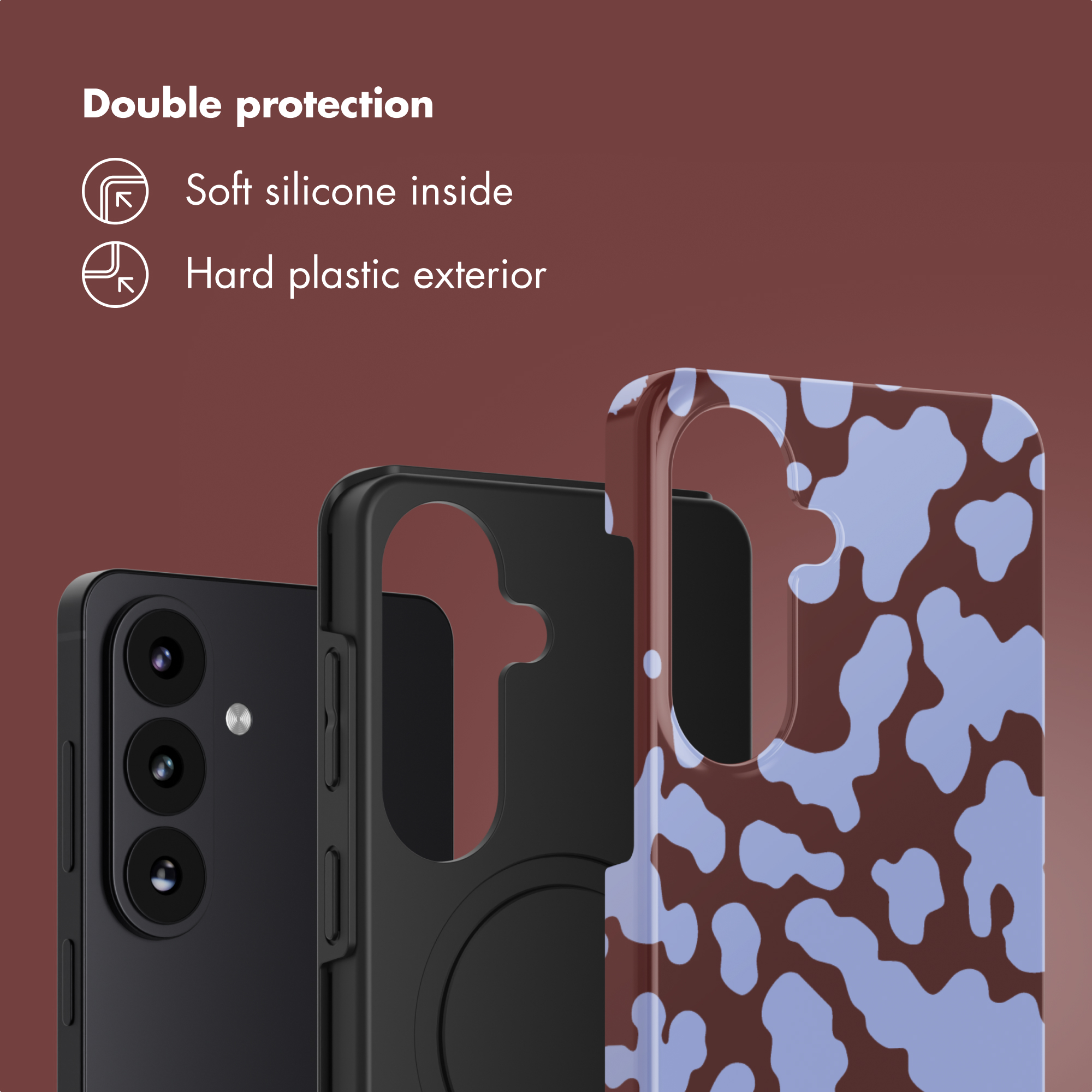 Smartphone nero con lenti della fotocamera, accanto due custodie.