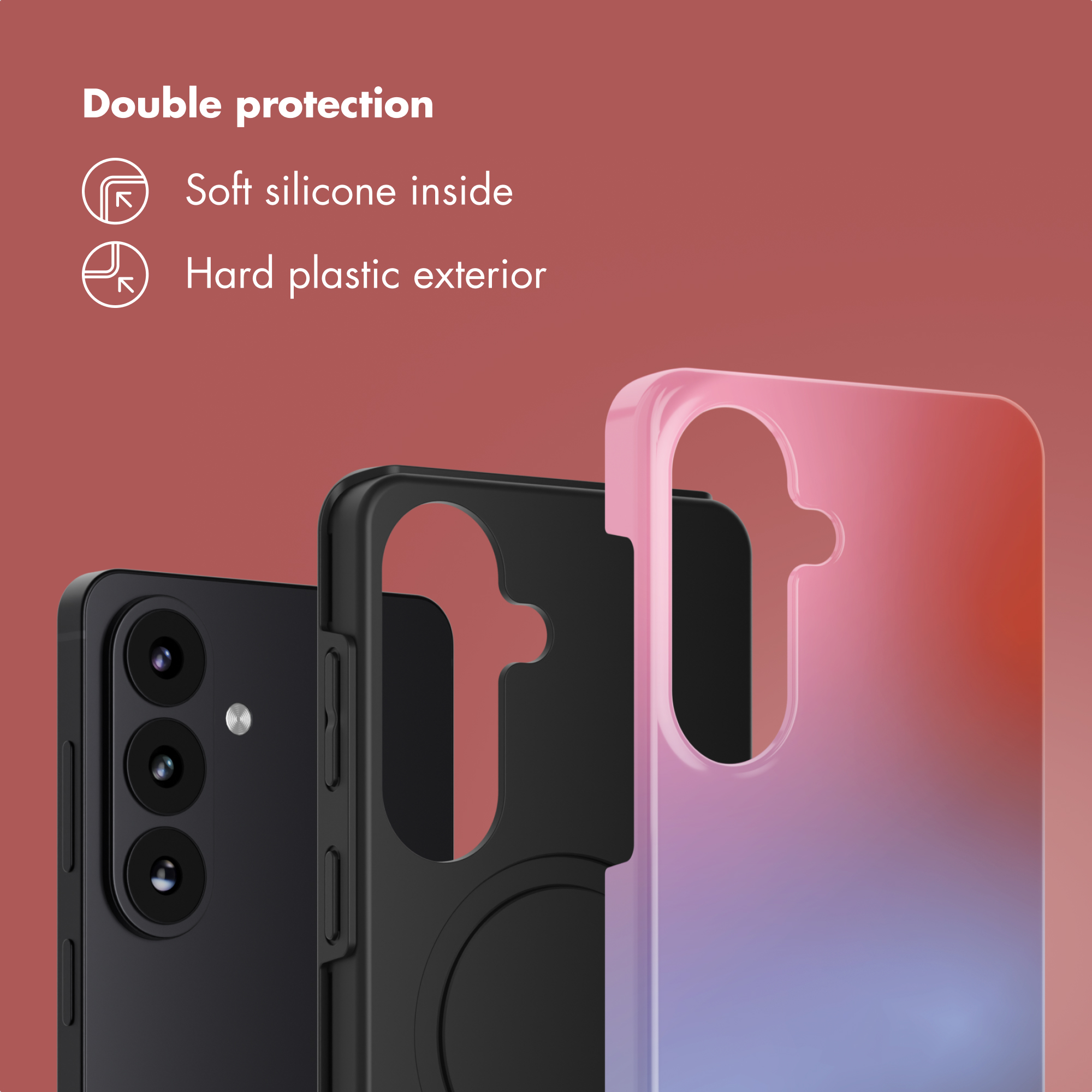 Uno smartphone nero con tre fotocamere accanto a una cover nera e una rosa.