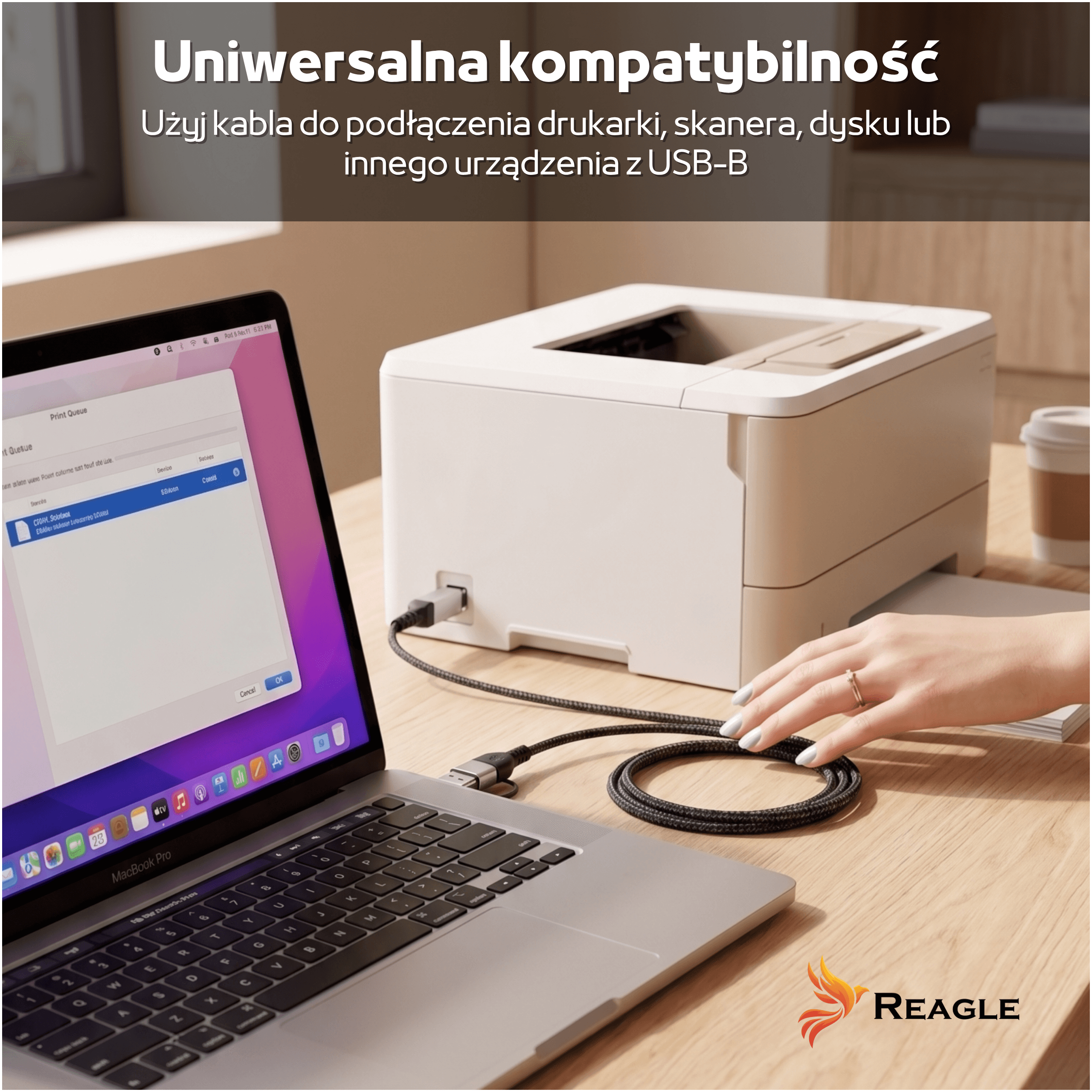 Ein MacBook Pro ist mit einem Drucker verbunden. Ein USB-Kabel verbindet die Geräte.