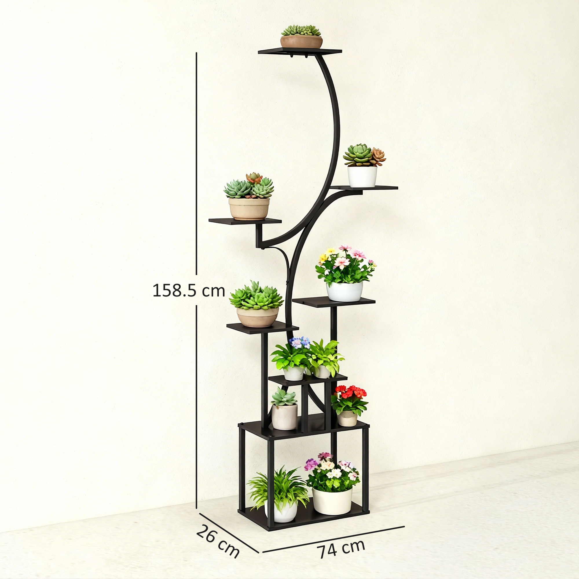Un porta piante nero a più livelli con varie succulente e fiori.