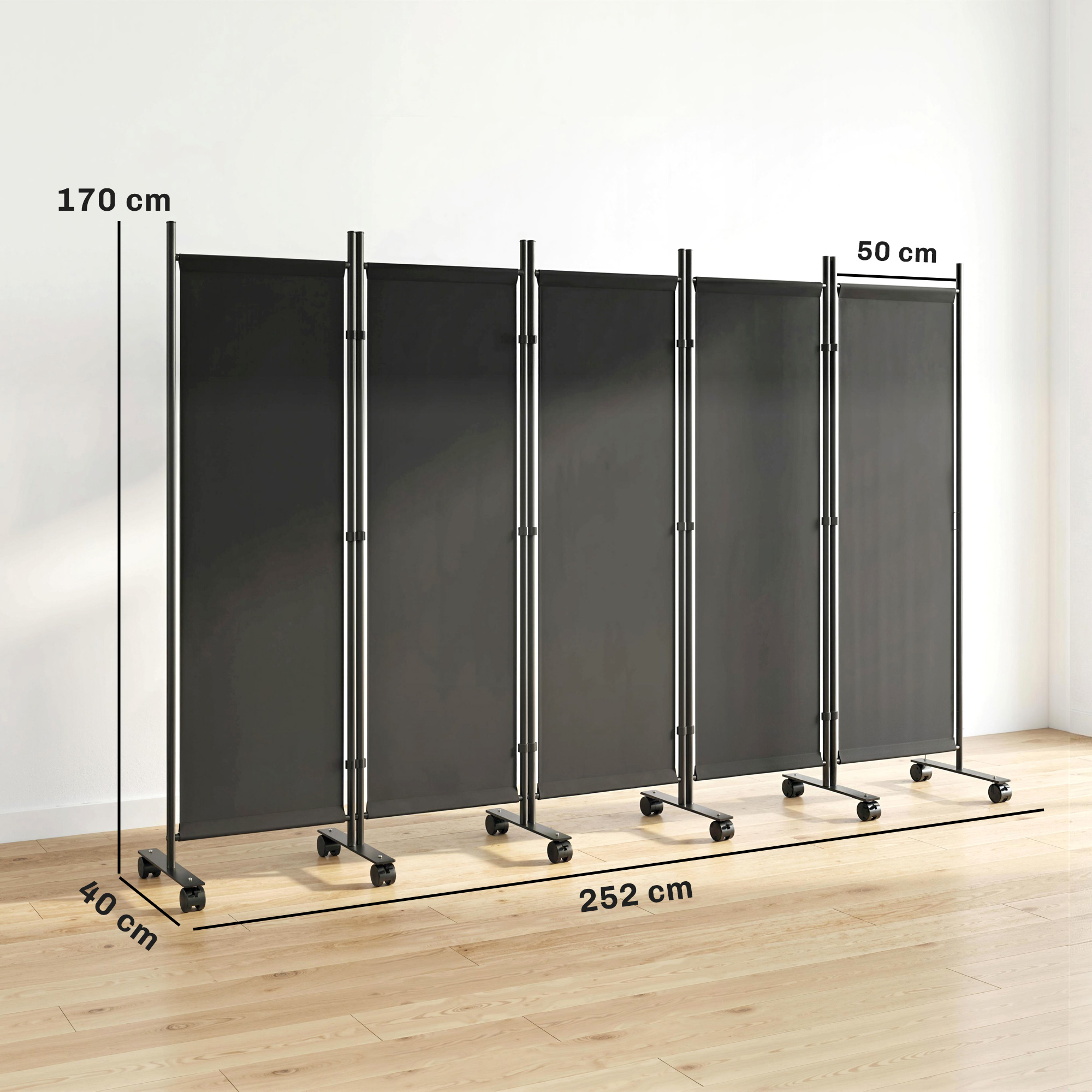 Un paravento nero a cinque pannelli su ruote. Altezza: 170cm, Larghezza: 252cm, Profondità: 50cm.