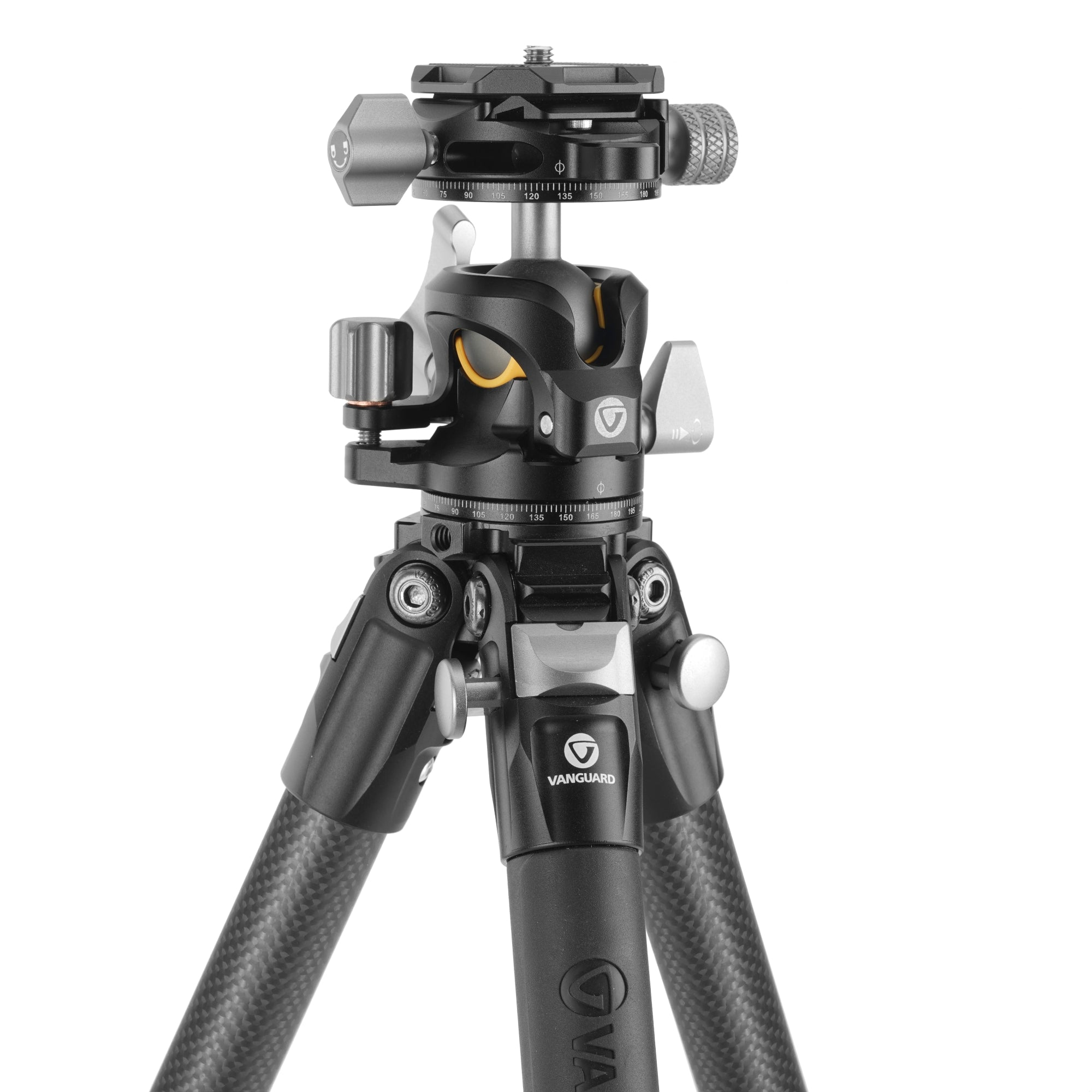Un cabezal de trípode Vanguard negro con patas de aluminio y carbono.