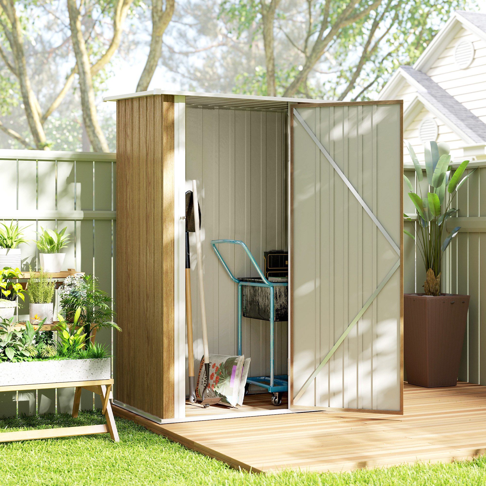 Una casetta da giardino aperta con attrezzi, un carrello e piante all'esterno.
