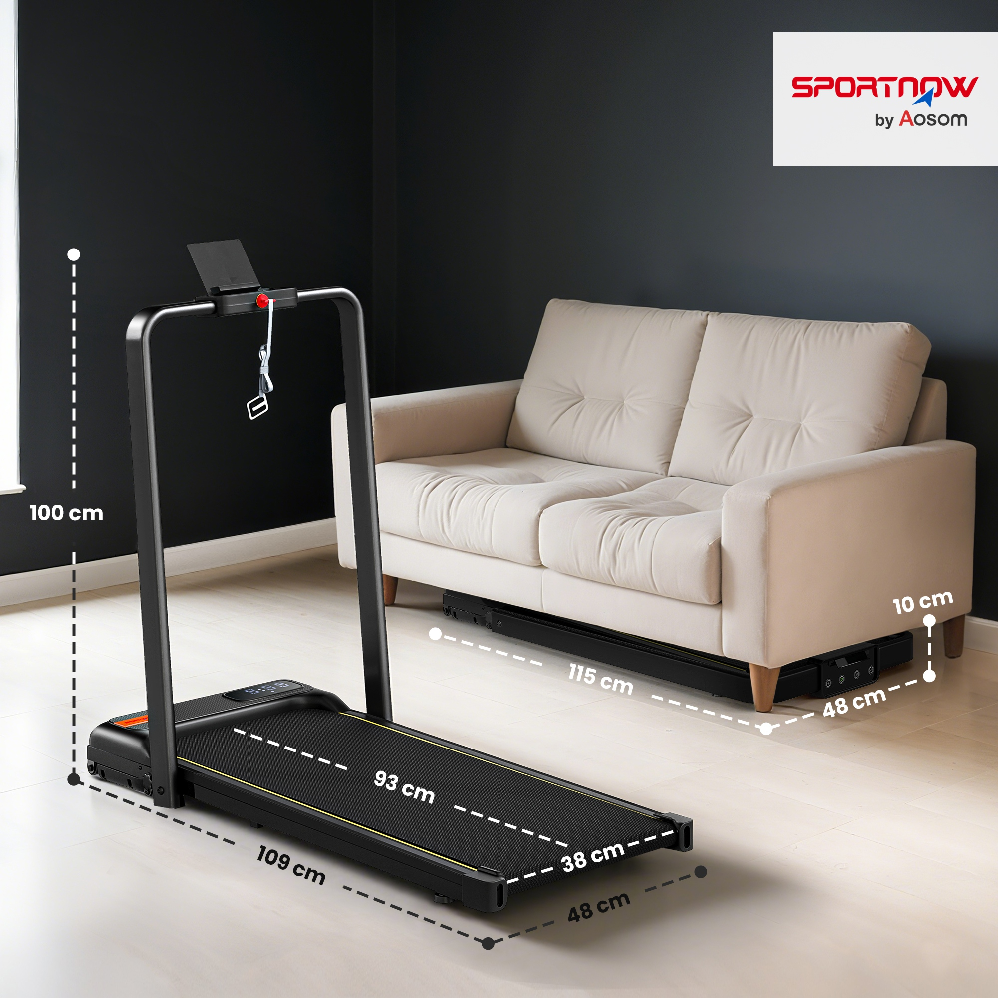 Tapis roulant nero davanti a un divano beige, con dimensioni indicate.