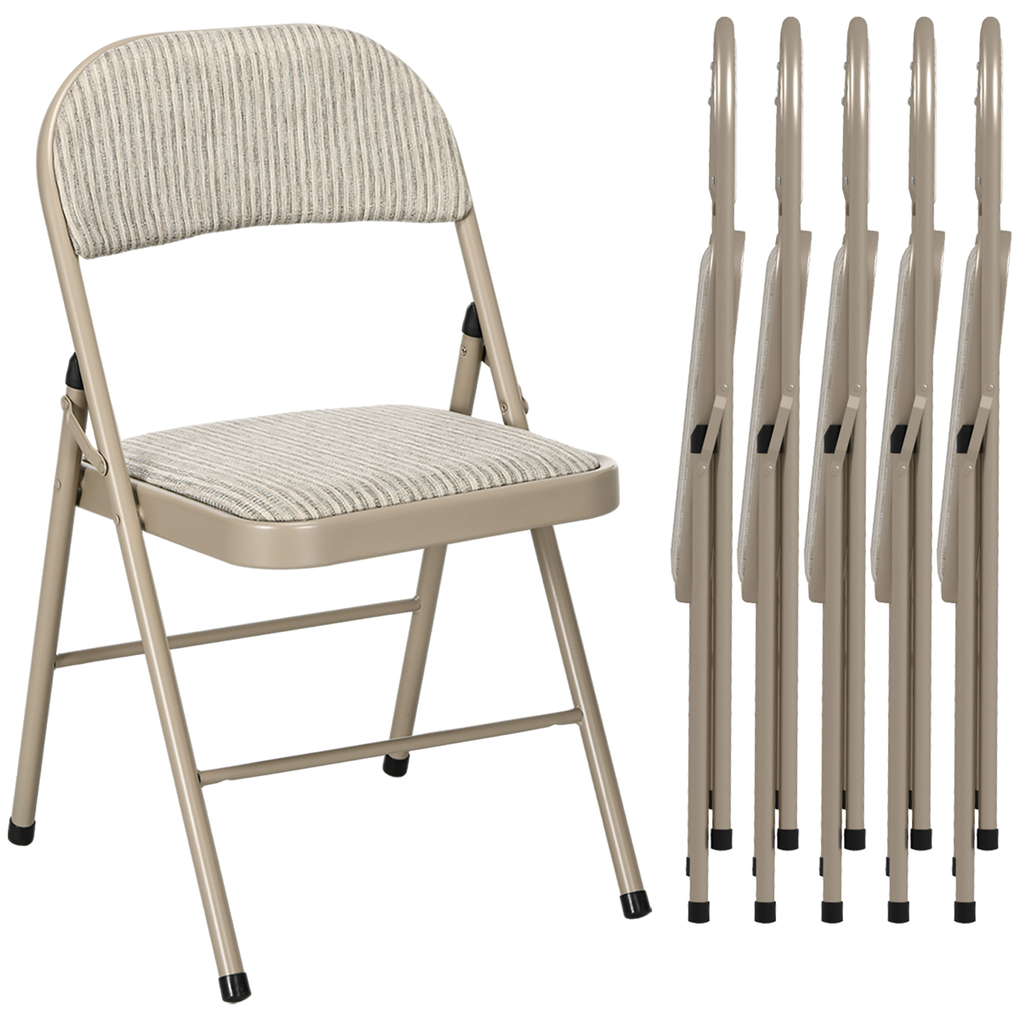 Una sedia pieghevole aperta in metallo beige con seduta e schienale a righe, accanto a cinque sedie piegate.