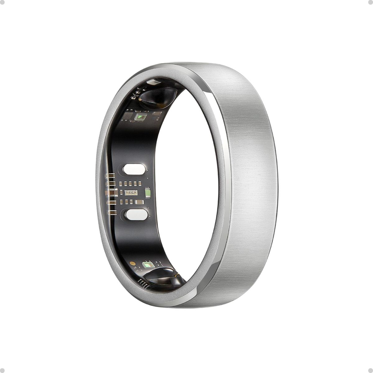 Ein silberner Ring mit sichtbarer Elektronik auf der Innenseite.