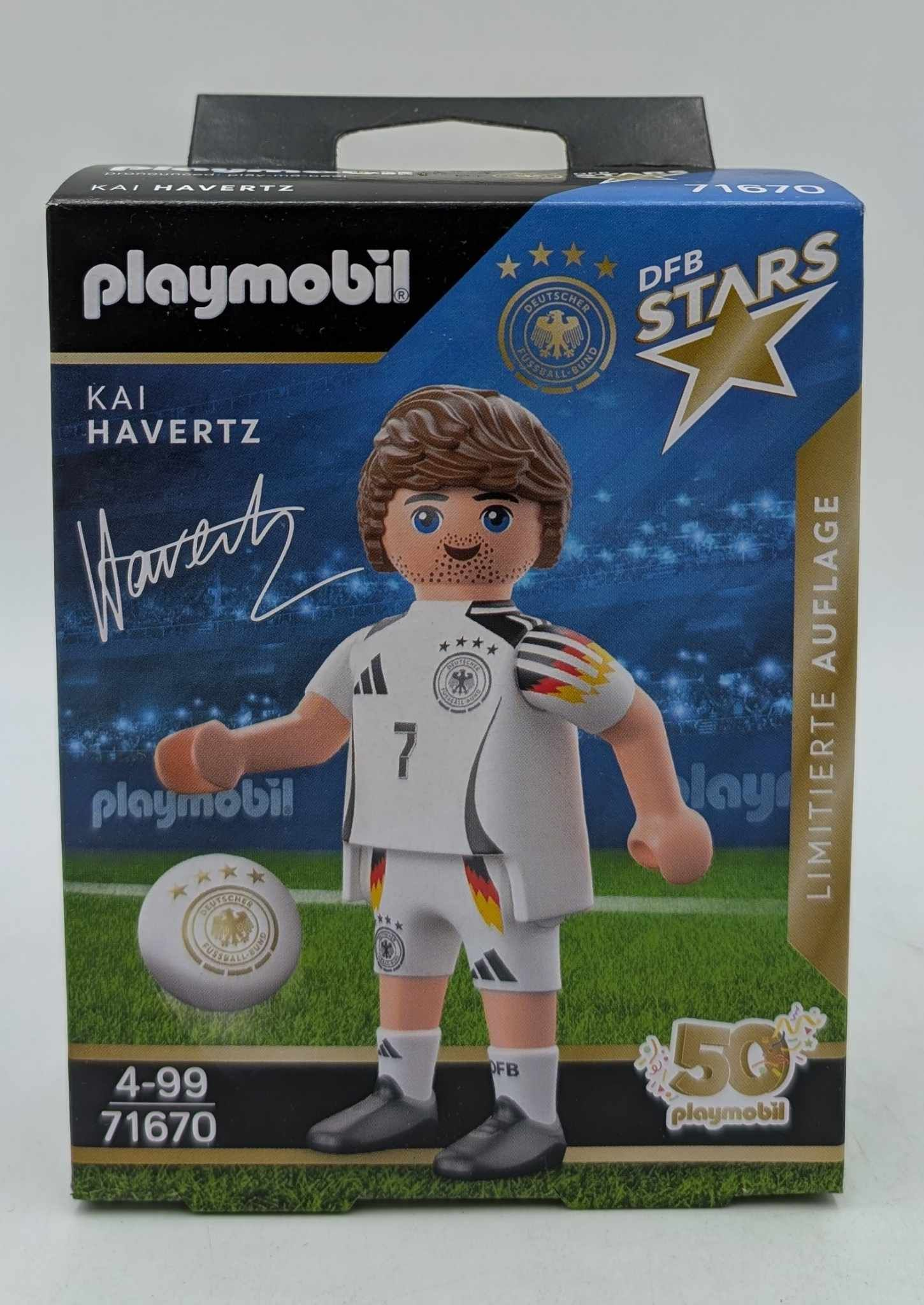 Playmobil-Figur von Kai Havertz in Deutschland-Trikot mit Fußball und DFB-Logo.