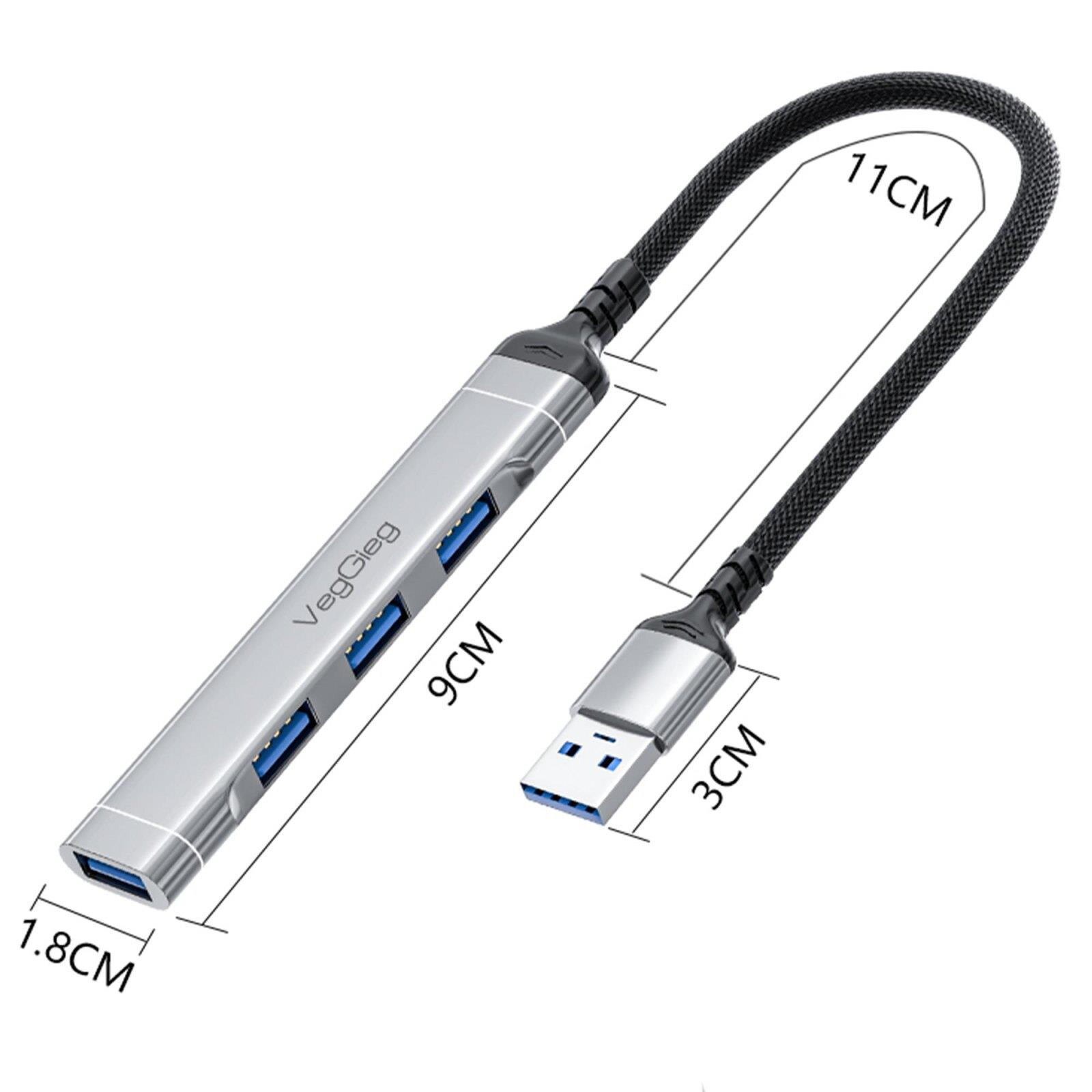 Örgülü kablolu gümüş renkli 4 portlu USB hub.