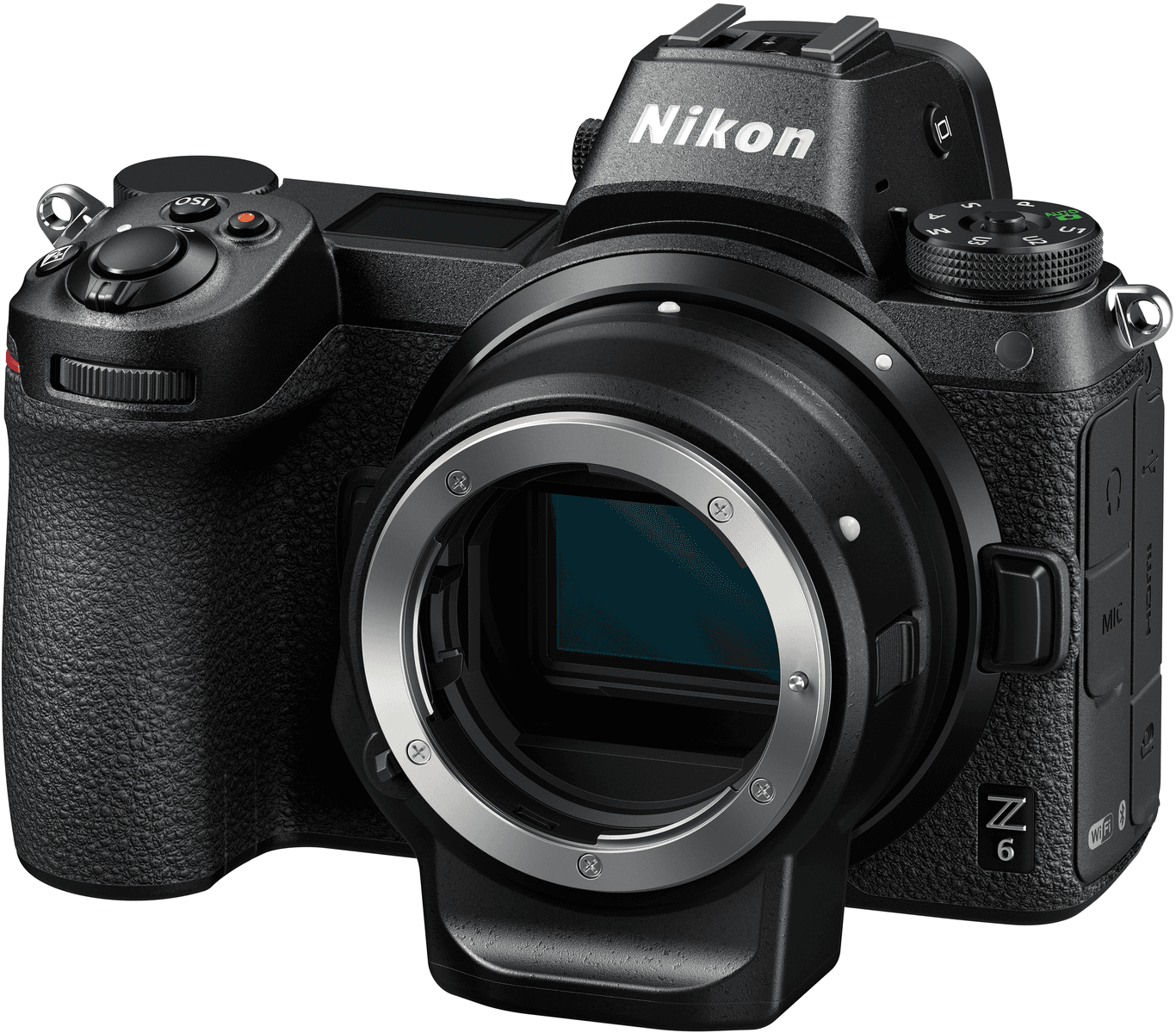 Una cámara Nikon Z6 negra con montura de objetivo y diales de control.