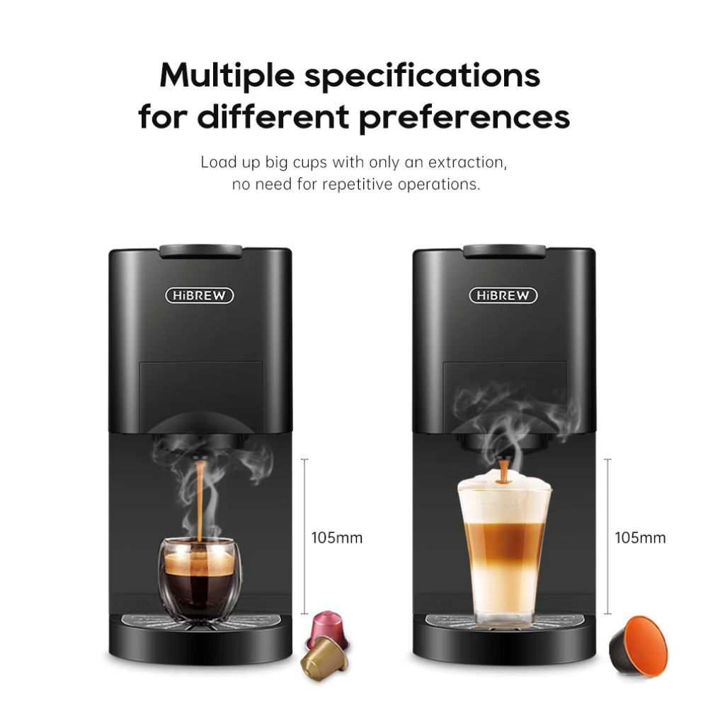 Due macchine da caffè nere con vapore. A sinistra un espresso, a destra un latte. Capsule accanto.