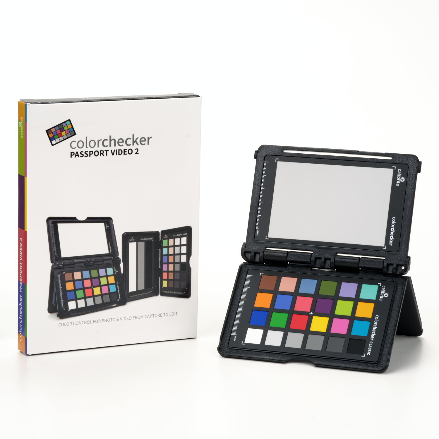 Colorchecker Passport Video 2 Verpackung und geöffnetes Colorchecker Classic Gerät.