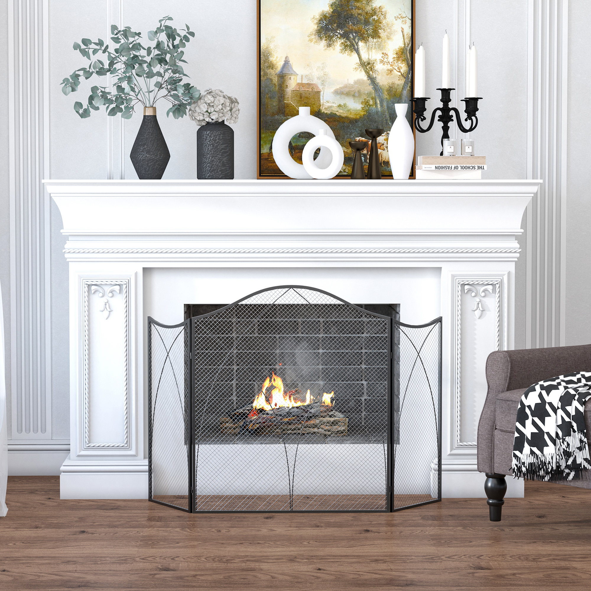 Chimenea con fuego encendido, decorada con jarrones, cuadro y candelabro.