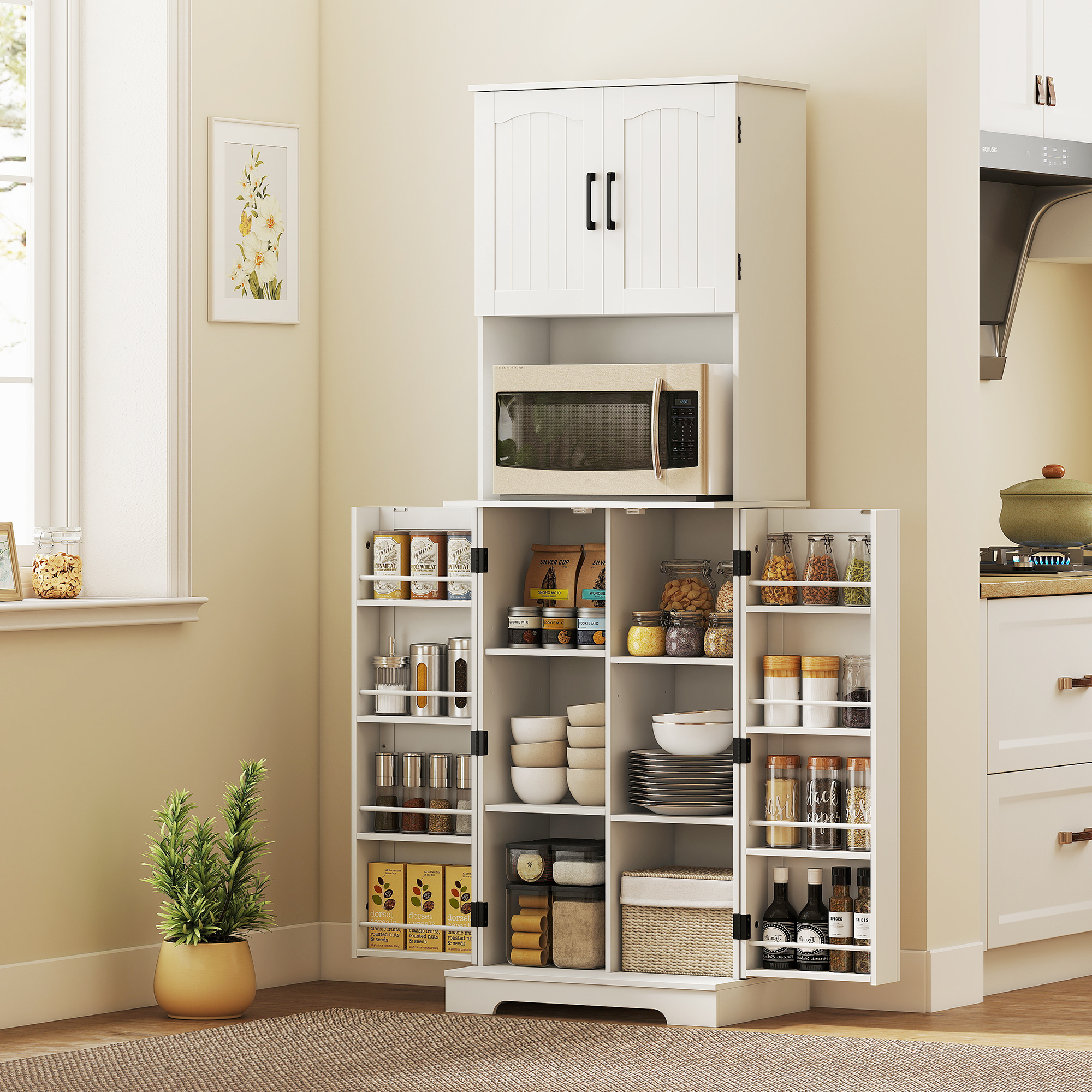 Una credenza da cucina bianca con ripiani aperti, piena di cibo e piatti.
