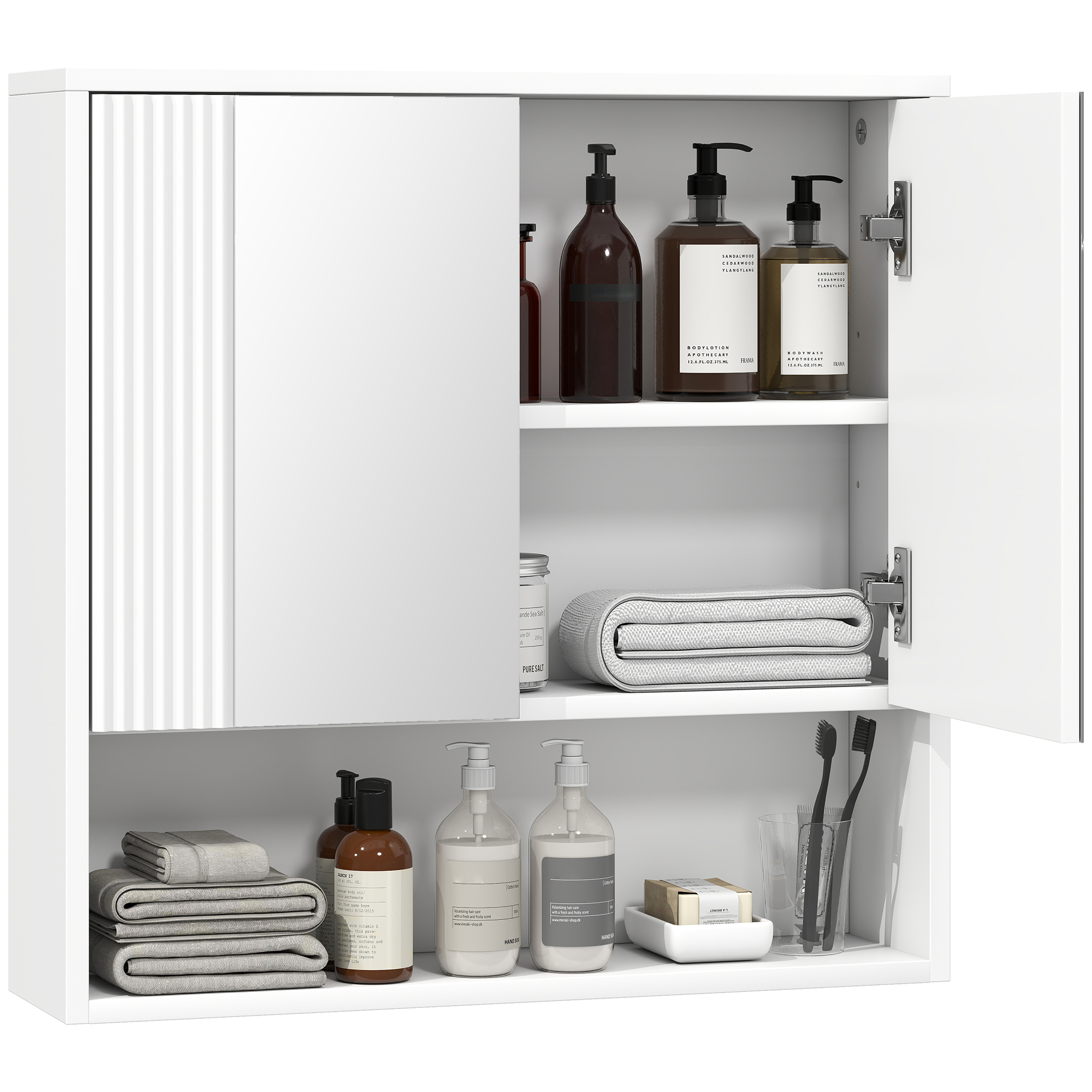 Un mobiletto da bagno bianco aperto con ripiani, contenente saponi, asciugamani e spazzolini.