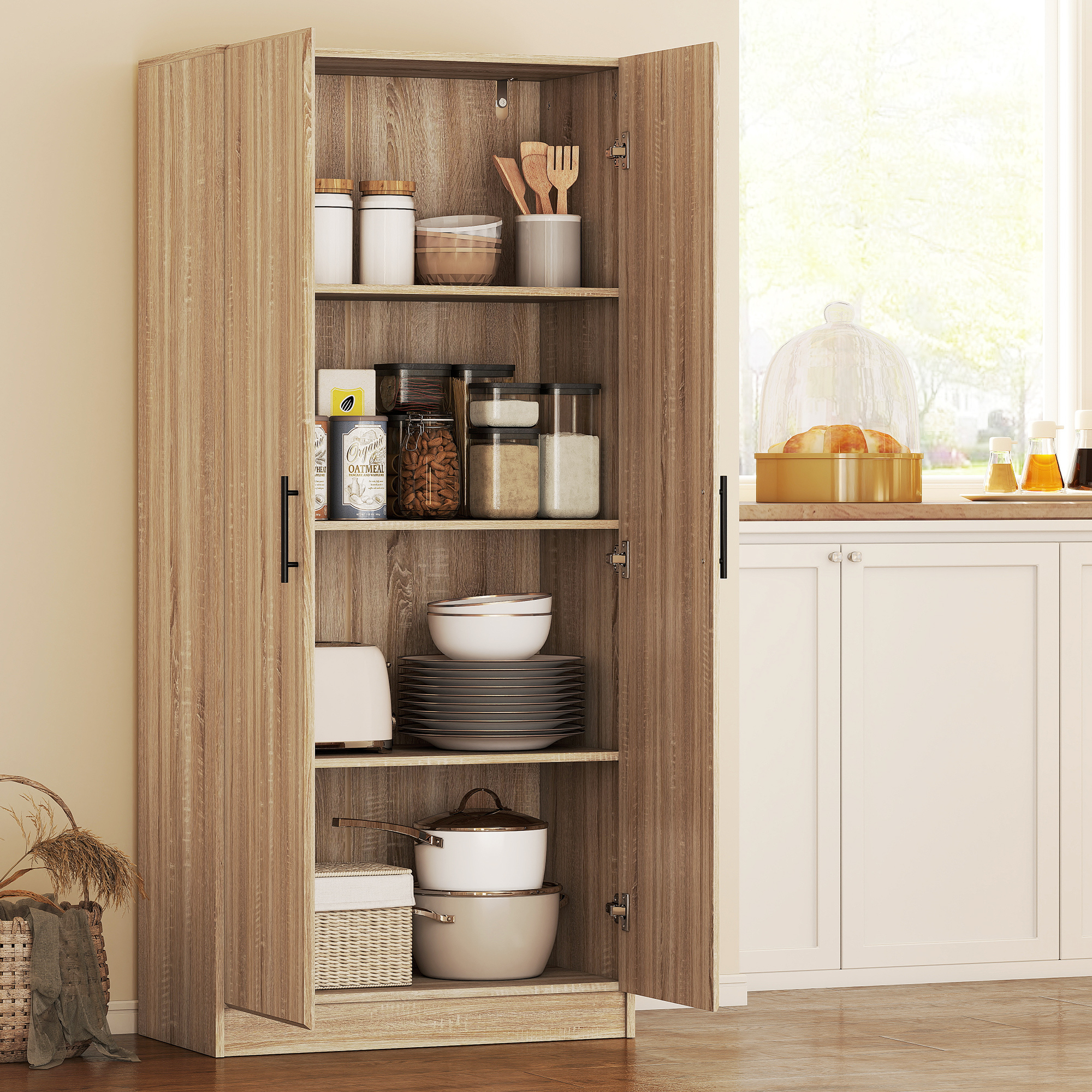 Mobiletto in legno aperto con oggetti da cucina: barattoli, piatti, pentole, tostapane e cesti.