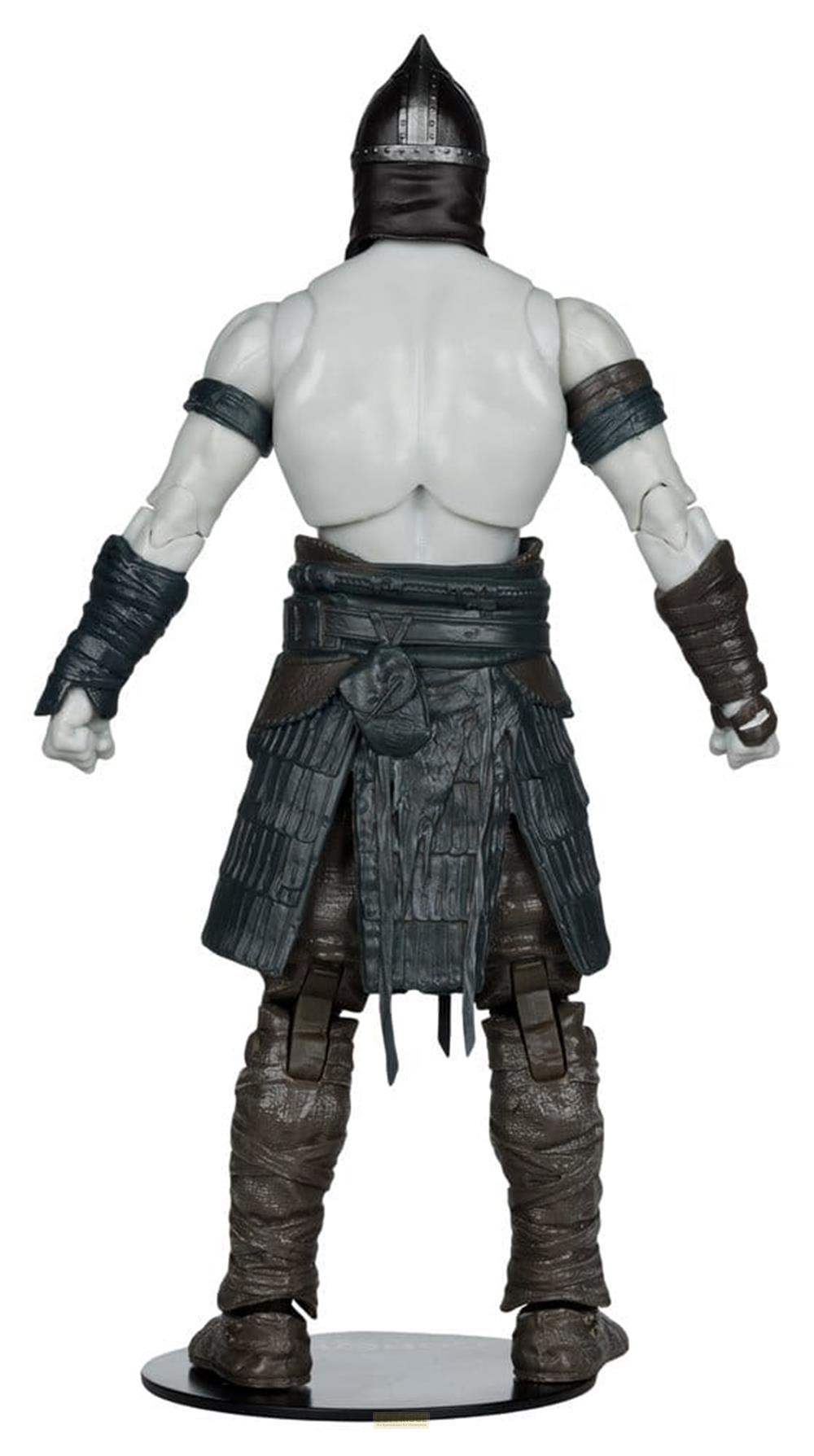 Rückansicht einer hellhäutigen Actionfigur mit Helm, Rüstung und Lendentuch.