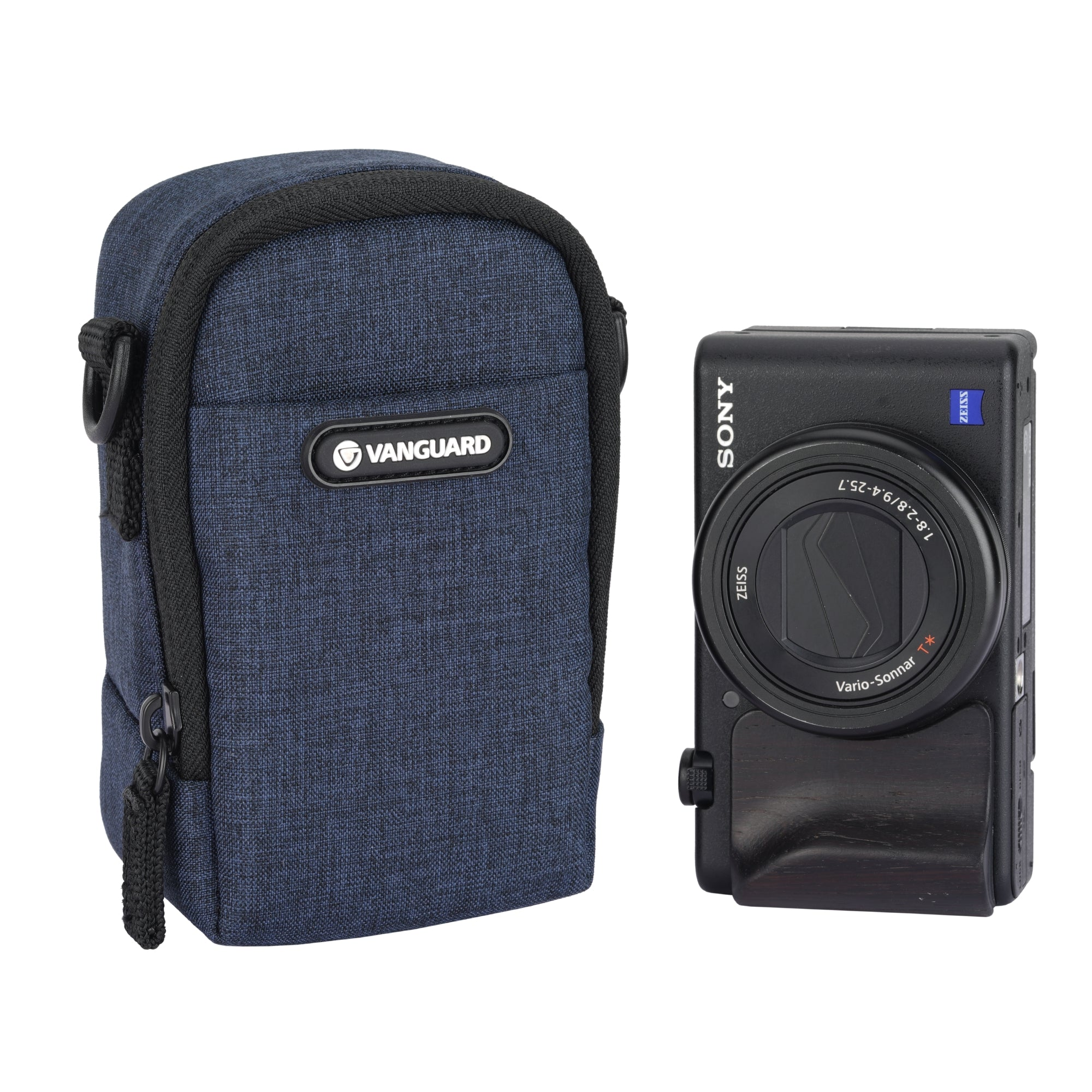 Una bolsa de cámara azul Vanguard y una cámara Sony negra.