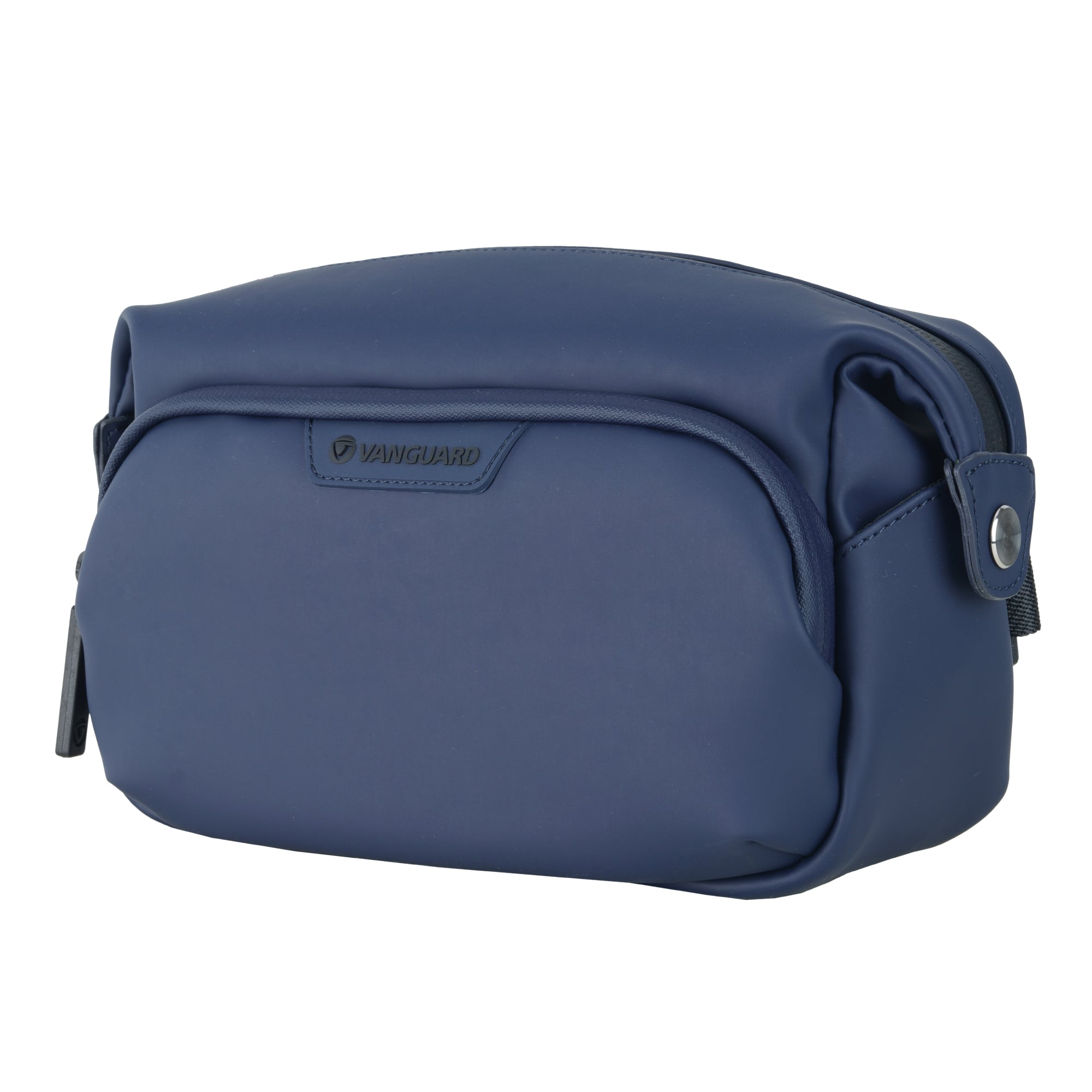 Una bolsa azul oscuro con cremallera y un logo en forma de V.