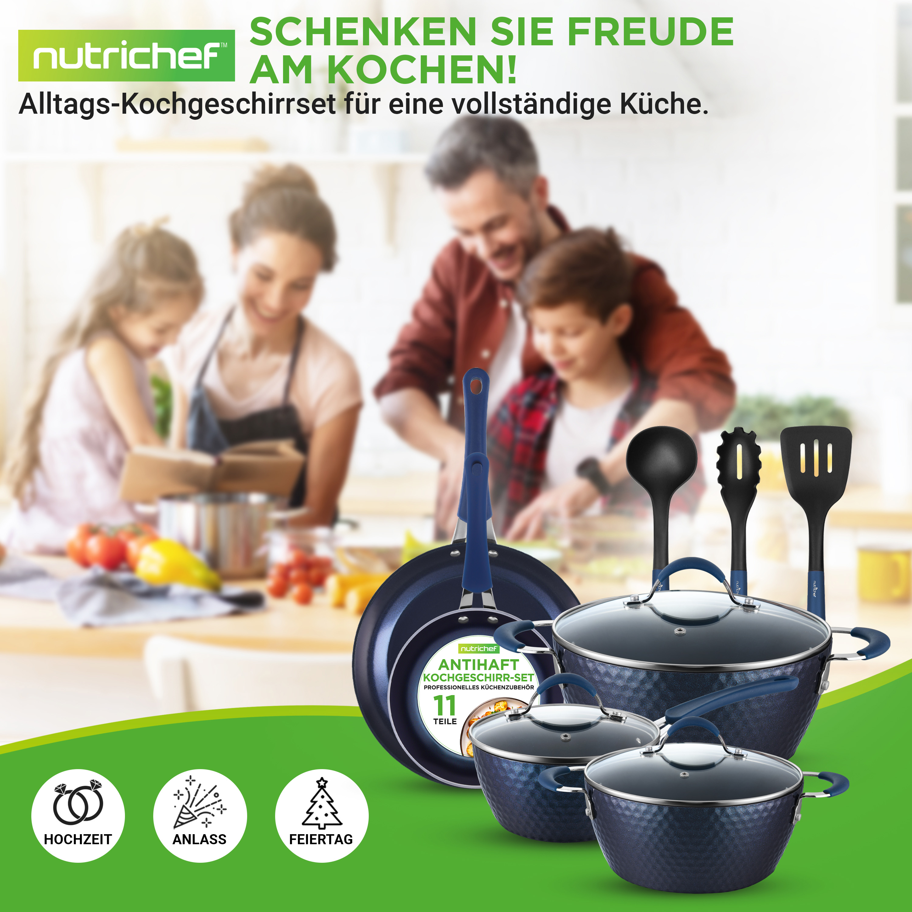 Familie kocht zusammen; Kochgeschirr-Set in dunkelblau mit Kochutensilien.