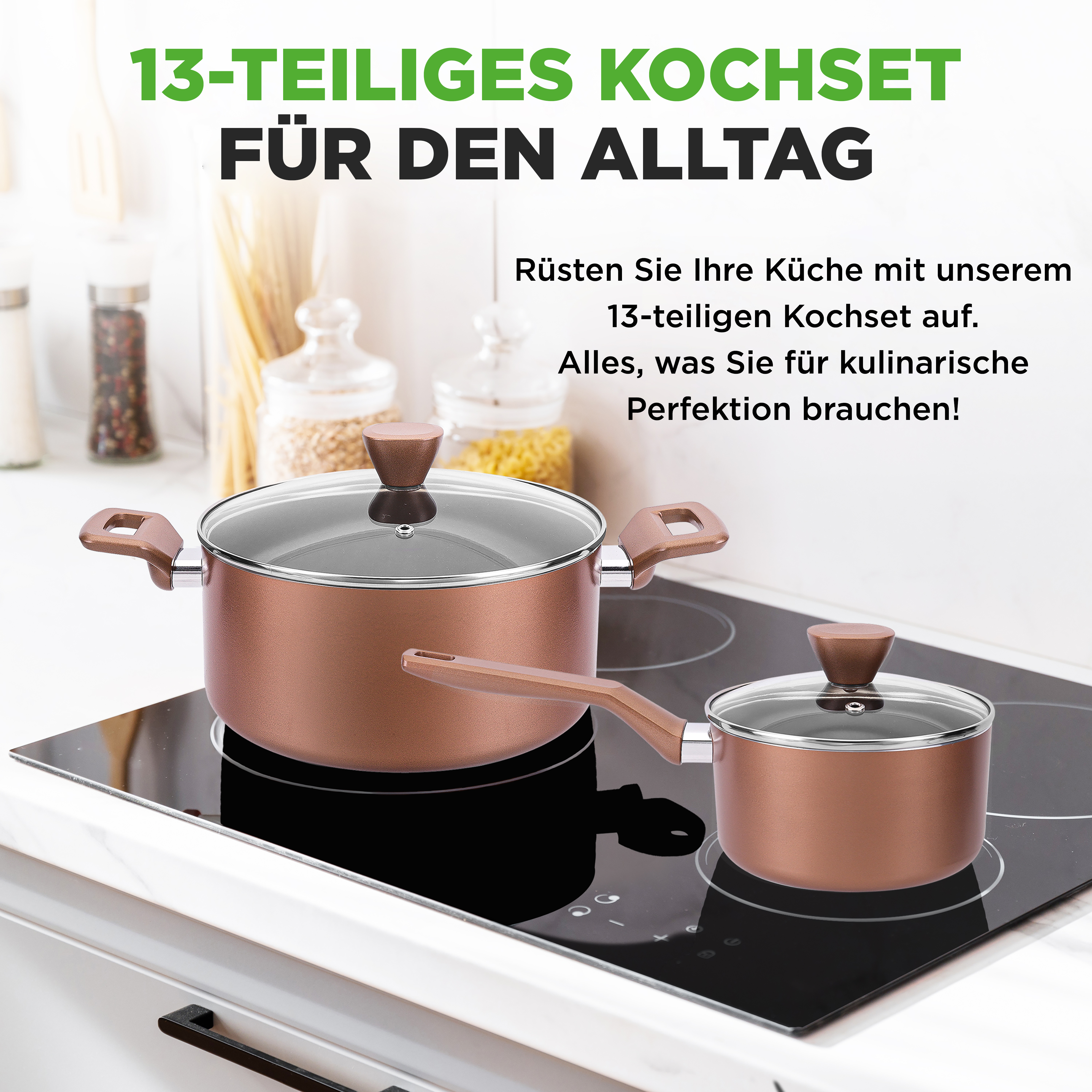 Zwei kupferfarbene Töpfe mit Glasdeckeln auf einem schwarzen Kochfeld.