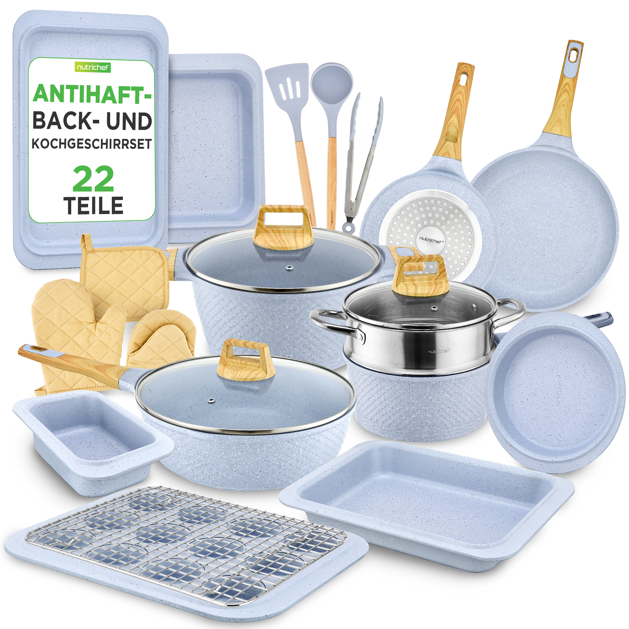 Hellblaues Kochgeschirr-Set mit Holzgriffen, Pfannen, Töpfen, Backformen, Utensilien.