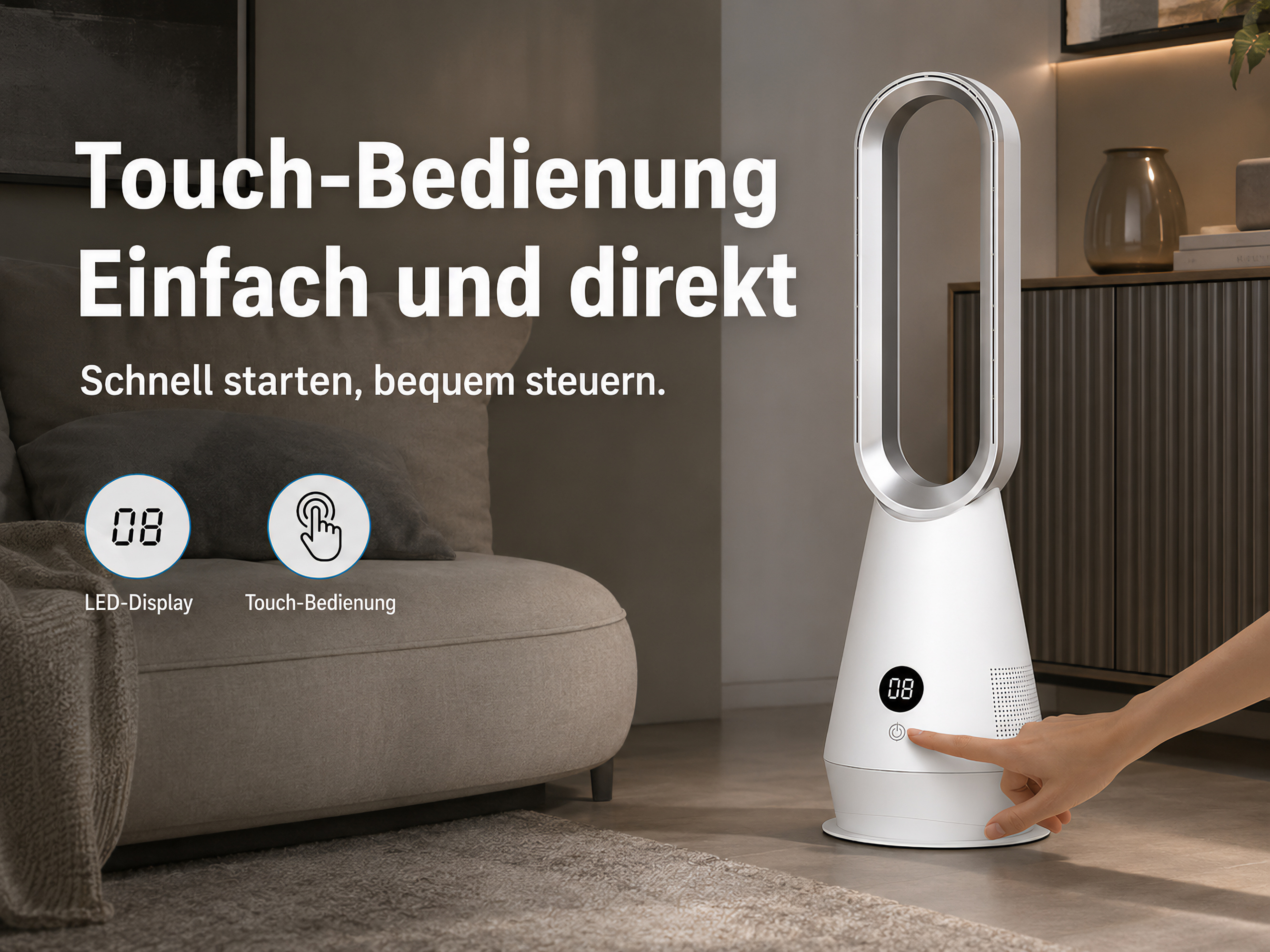 Ein weißer Turmventilator mit Touch-Bedienung und LED-Display steht neben einem Sofa.