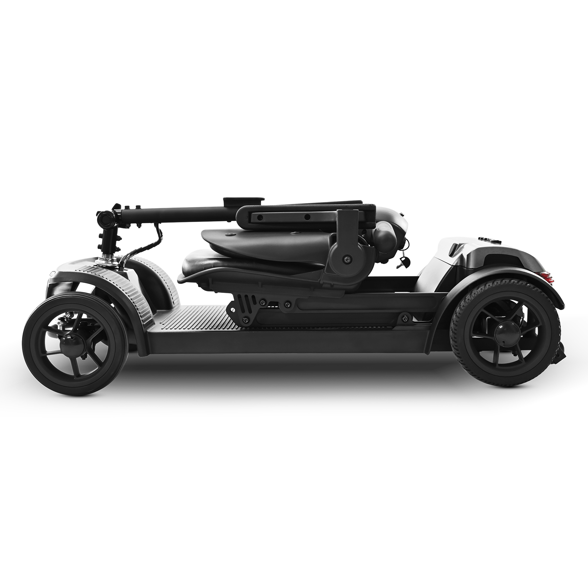 Un patinete eléctrico negro plegado con cuatro ruedas y asiento.