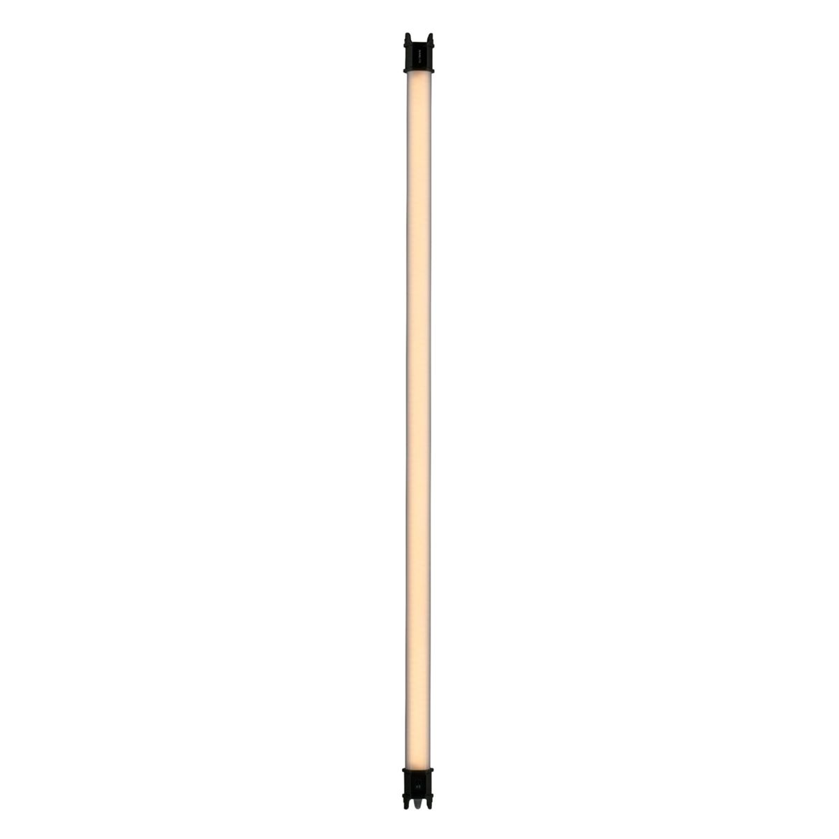 Ein langer, schmaler, beleuchteter Stab mit schwarzen Endkappen auf weißem Hintergrund.