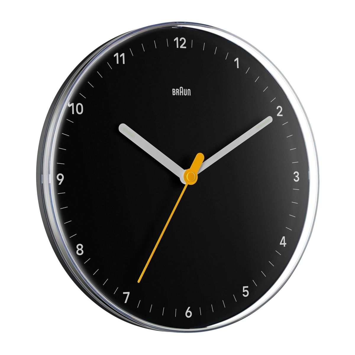Schwarze Braun Wanduhr mit weißen Zeigern und gelbem Sekundenzeiger.