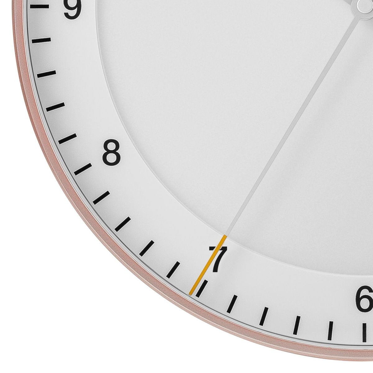 Nahaufnahme einer Uhr mit weißen Zifferblatt, roségoldenem Rand und schwarzen Markierungen.