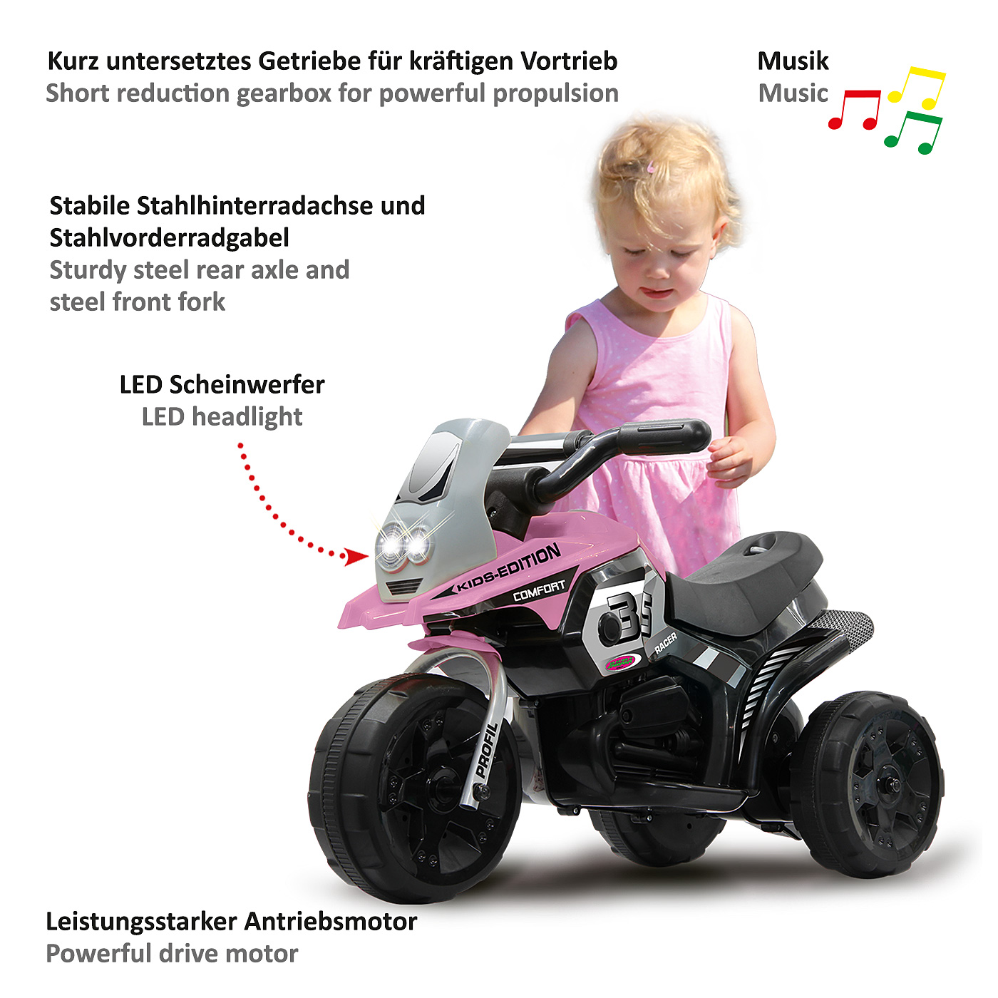 Ein kleines Mädchen in einem rosa Kleid steht neben einem rosa Spielzeugmotorrad.