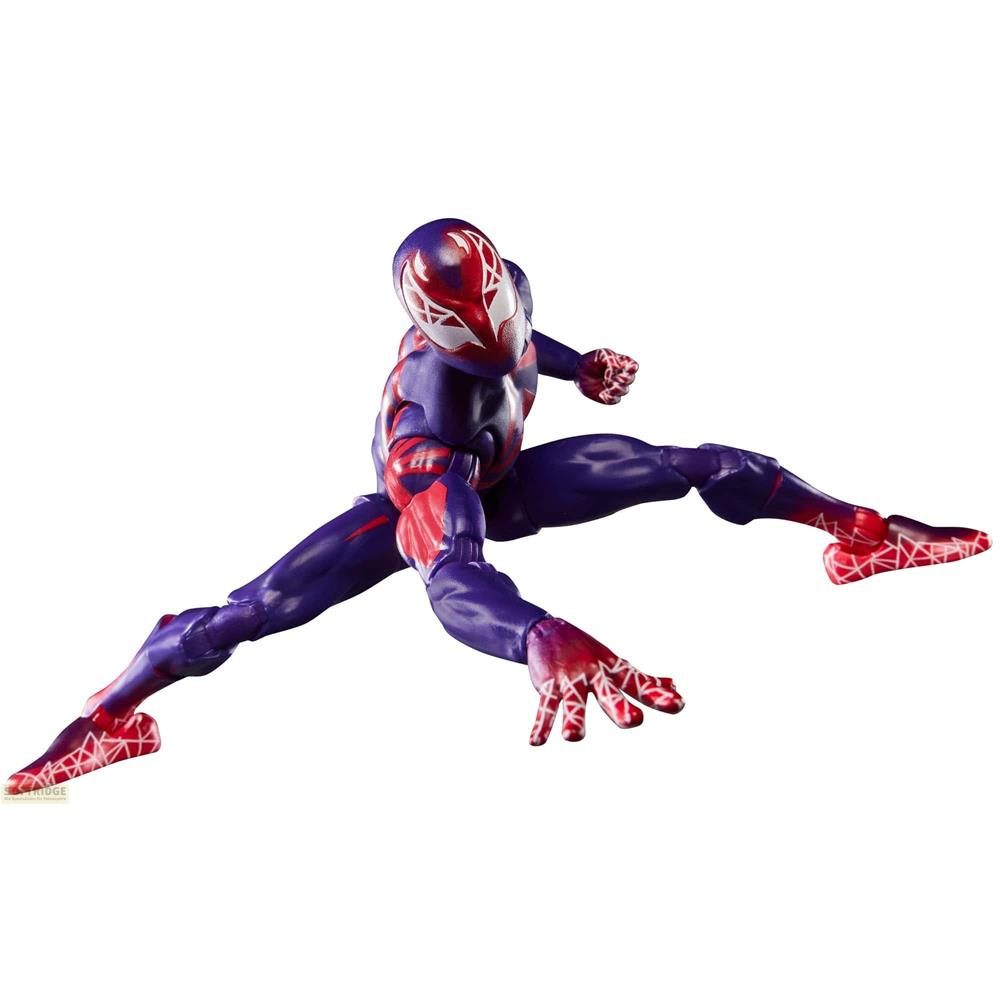 Figura de acción de Spider-Man 2099 en pose dinámica, traje morado con patrón de red rojo.