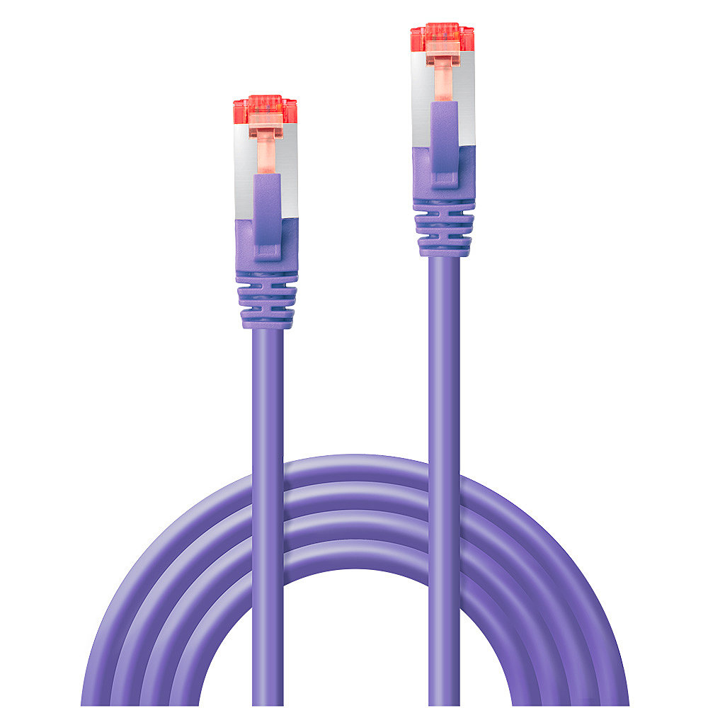 Dos cables de red morados con conectores rojos y plateados sobre fondo blanco.