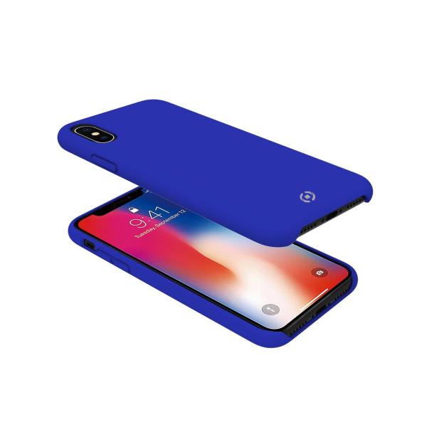 Una custodia blu per iPhone è mostrata su sfondo bianco, con lo schermo del telefono visibile.