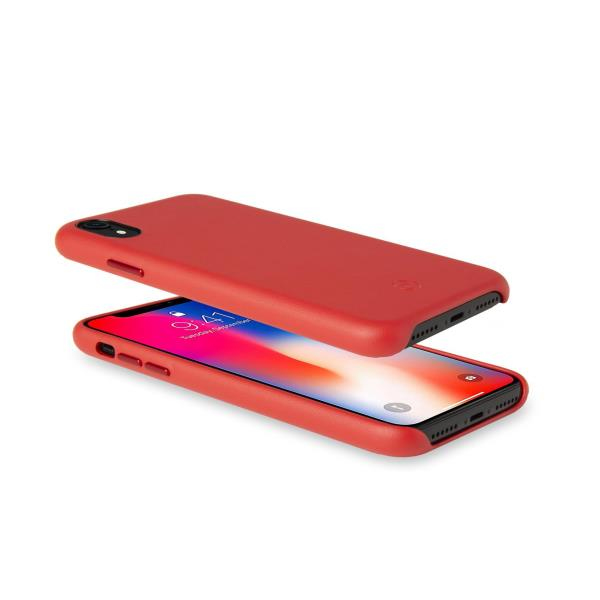 Ein rotes iPhone mit einer roten Hülle, die leicht angehoben ist.